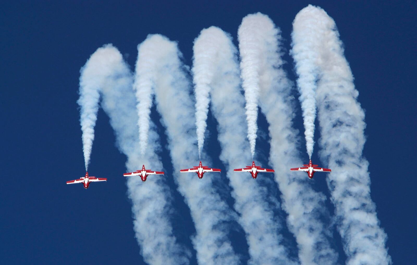 Canadian Snowbirds in the line abreast loop.