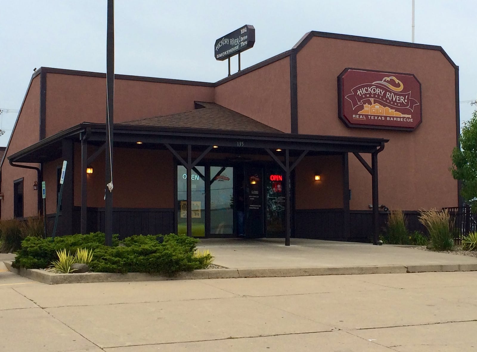 Hickory River Smokehouse in Tipp City offers Texas-style barbecue in the form of sandwiches, plates and combo platters. The restaurant, easily accessible off Interstate 75, offers dine-in, carryout, drive-through and catering services. FILE