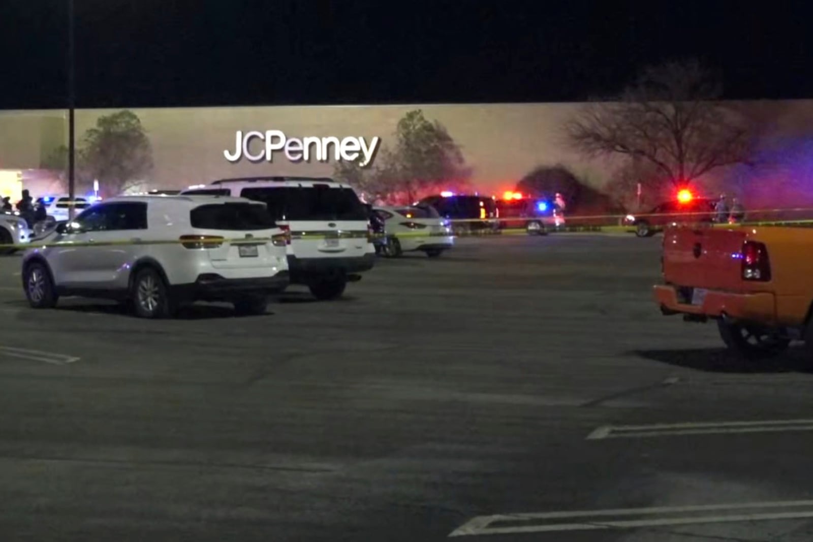 This image provided by KXXV shows police responding to a JC Penney at a shopping mall on Saturday, Dec. 21, 2024, in Killeen, Texas. (KXXV via AP)