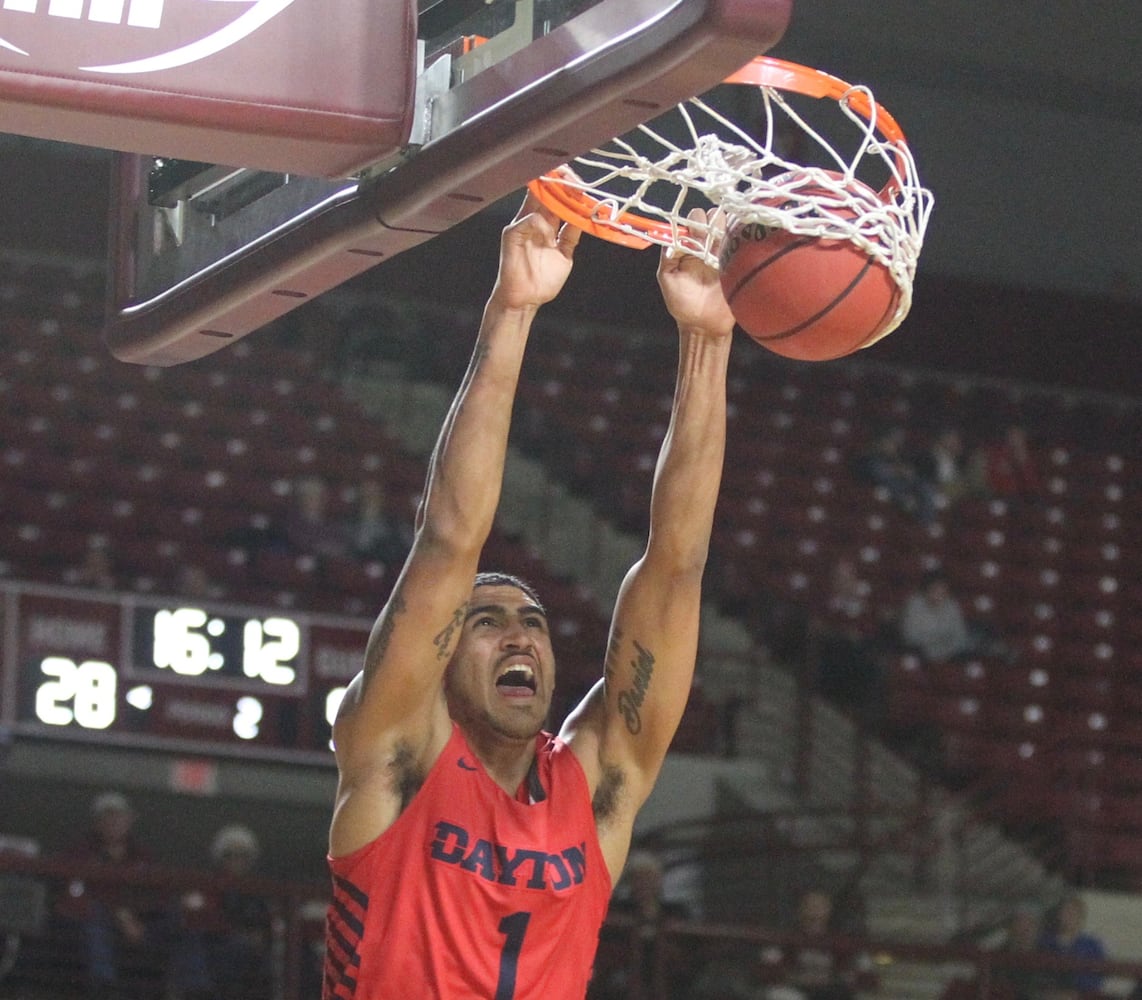 Twenty photos: Dayton Flyers vs. UMass