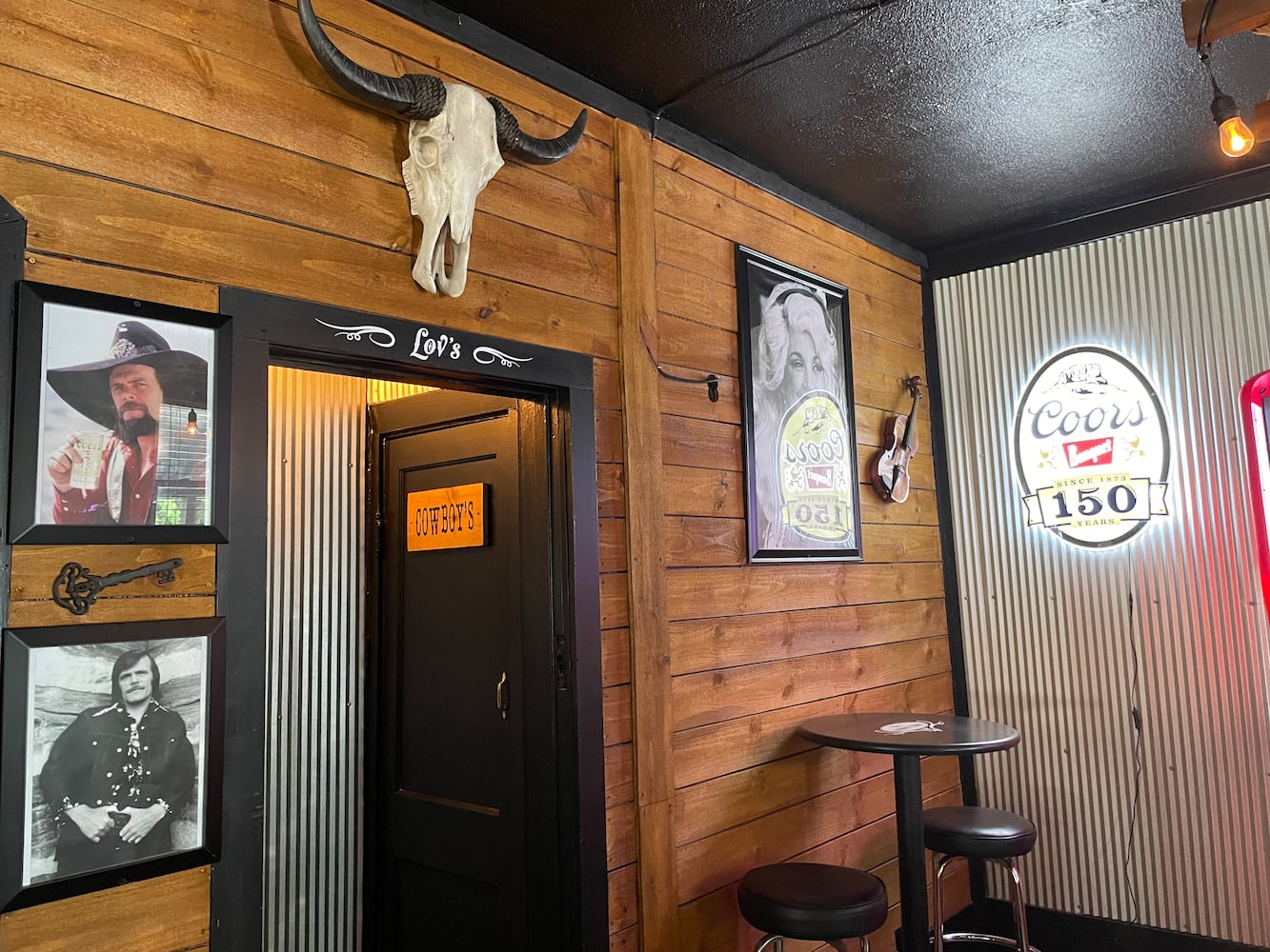 Lov’s Whiskey Barrel Saloon