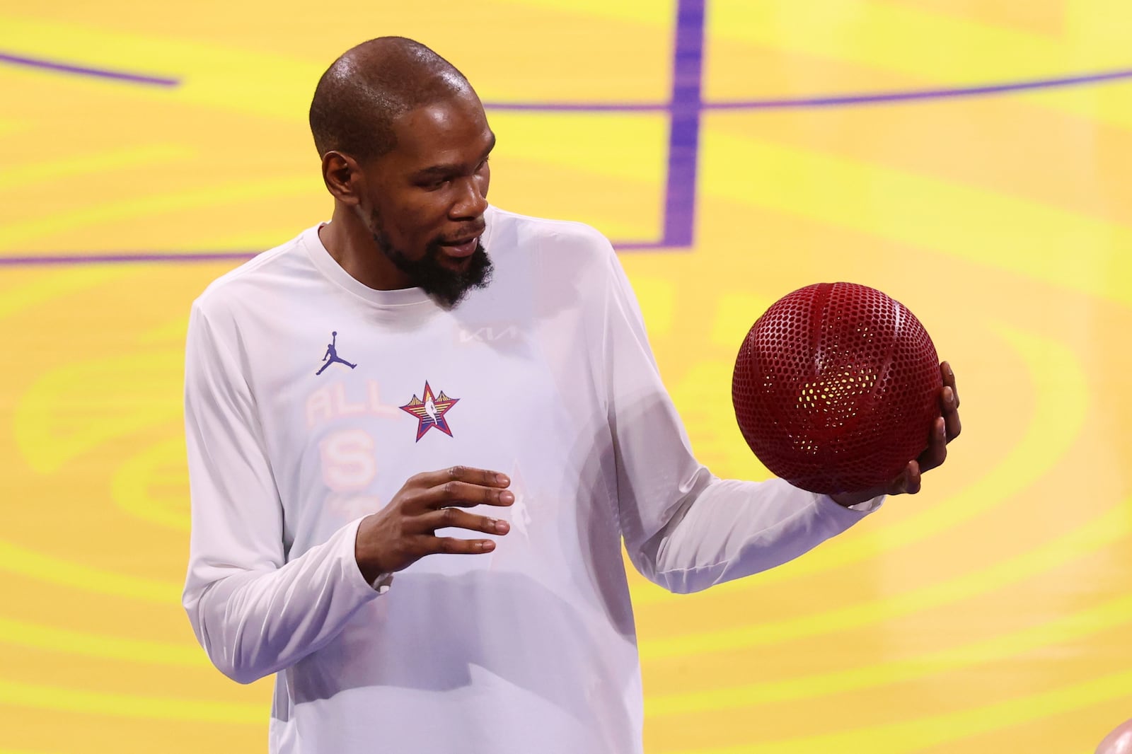 Phoenix Suns forward Kevin Durant warms up before the NBA basketball All-Star game Sunday, Feb. 16, 2025, in San Francisco. (AP Photo/Jed Jacobsohn)