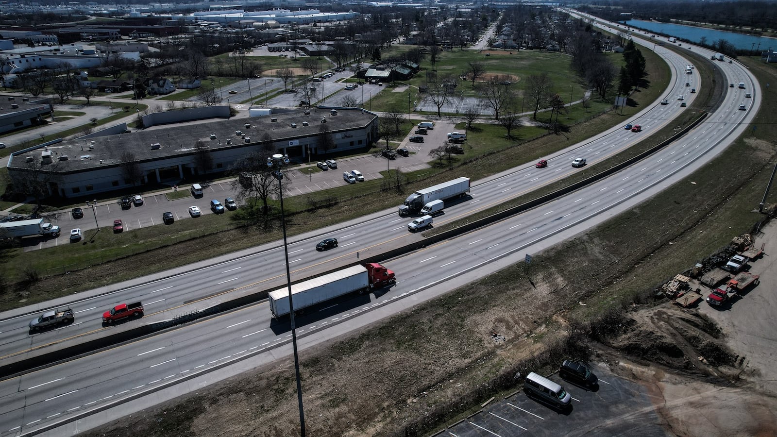 Interstate 75, just south of Dryden Road exit in early 2023, just before ODOT started a $47 million project, mainly between exit 47 and the railroad overpass bridge just north of exit 50A. JIM NOELKER/STAFF