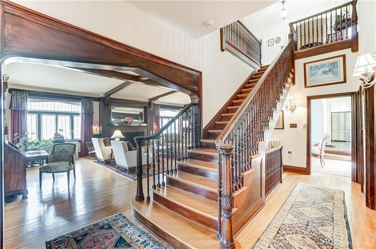 PHOTOS: $1M Oakwood manor on the market