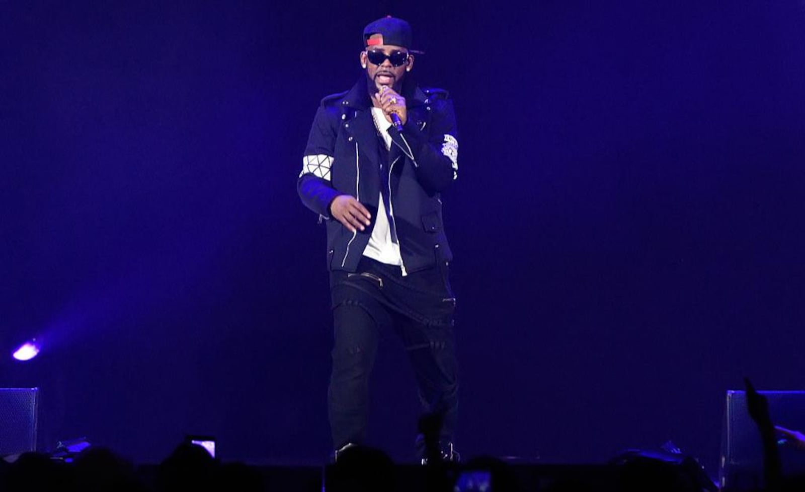 CHICAGO, IL - MAY 07:  R. Kelly performs during The Buffet Tour at Allstate Arena on May 7, 2016 in Chicago, Illinois.  (Photo by Daniel Boczarski/Getty Images)