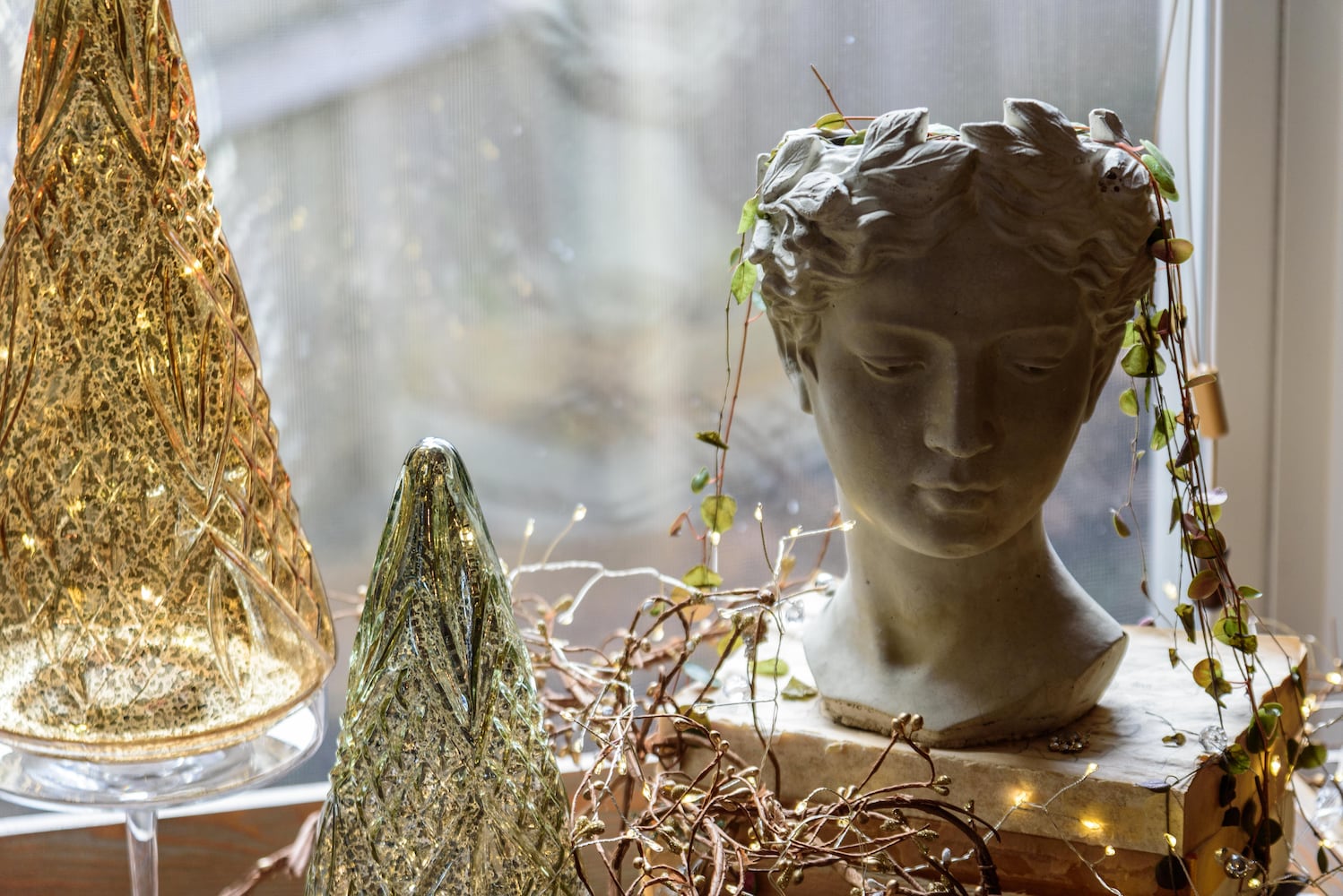 PHOTOS: A Dickens of a Christmas St. Anne’s Hill Holiday Home Tour