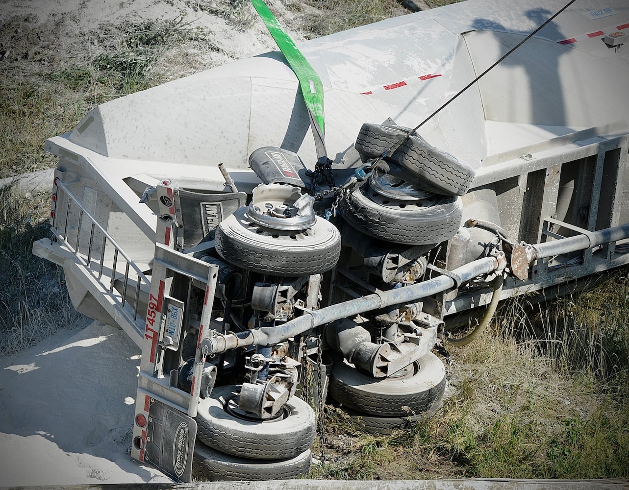 PHOTOS: 2 killed in semi truck crash on I-75 North