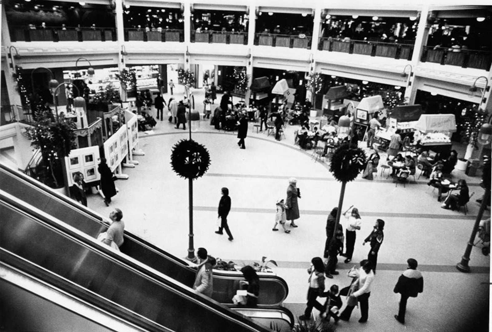 The Dayton Arcade decorated for the Christmas holiday. DAYTON HISTORY BOOKS ONLINE