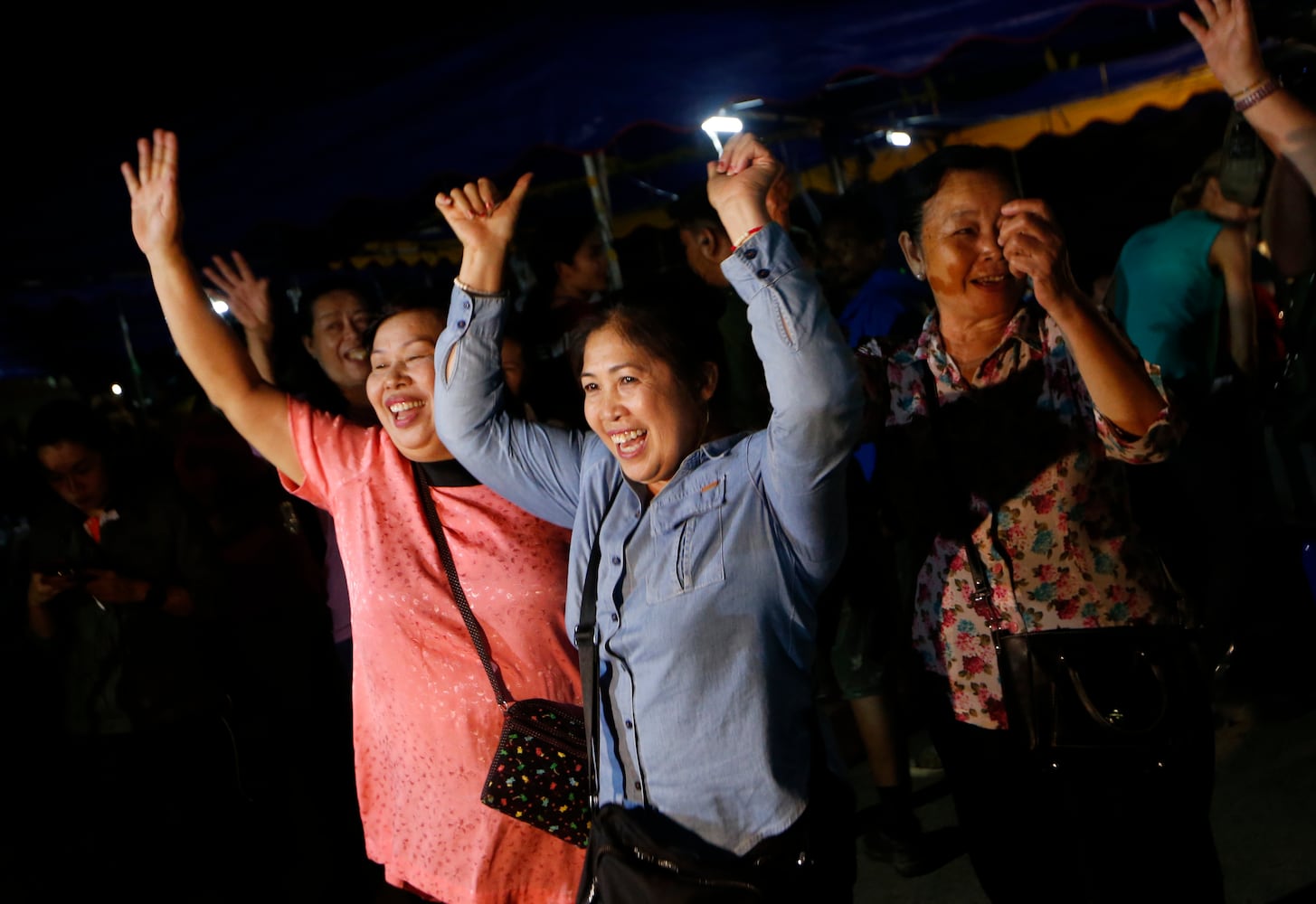 Photos: Rescuers free soccer team, coach trapped in Thai cave