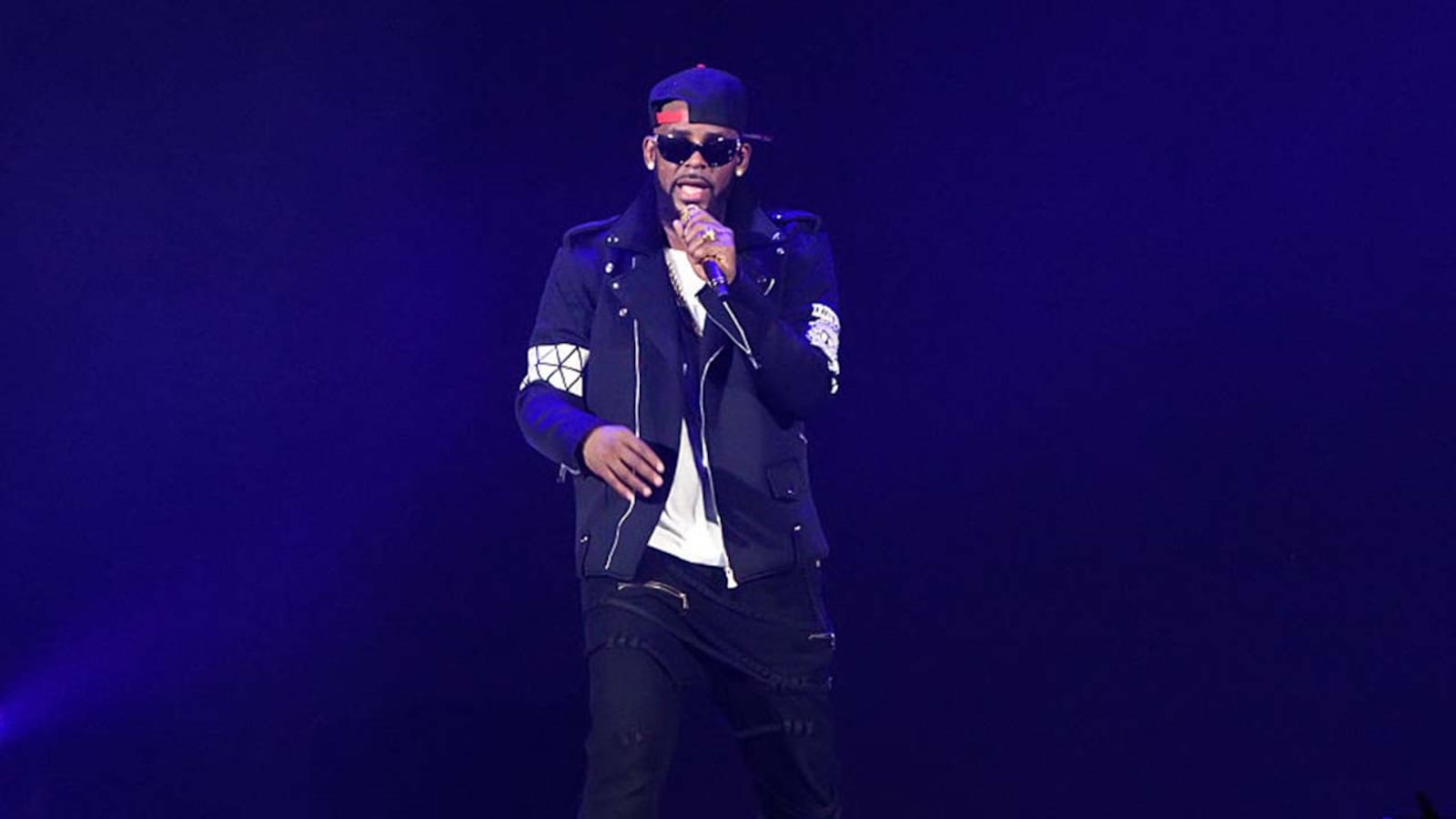 R. Kelly performs during The Buffet Tour at Allstate Arena on May 7, 2016 in Chicago, Illinois.