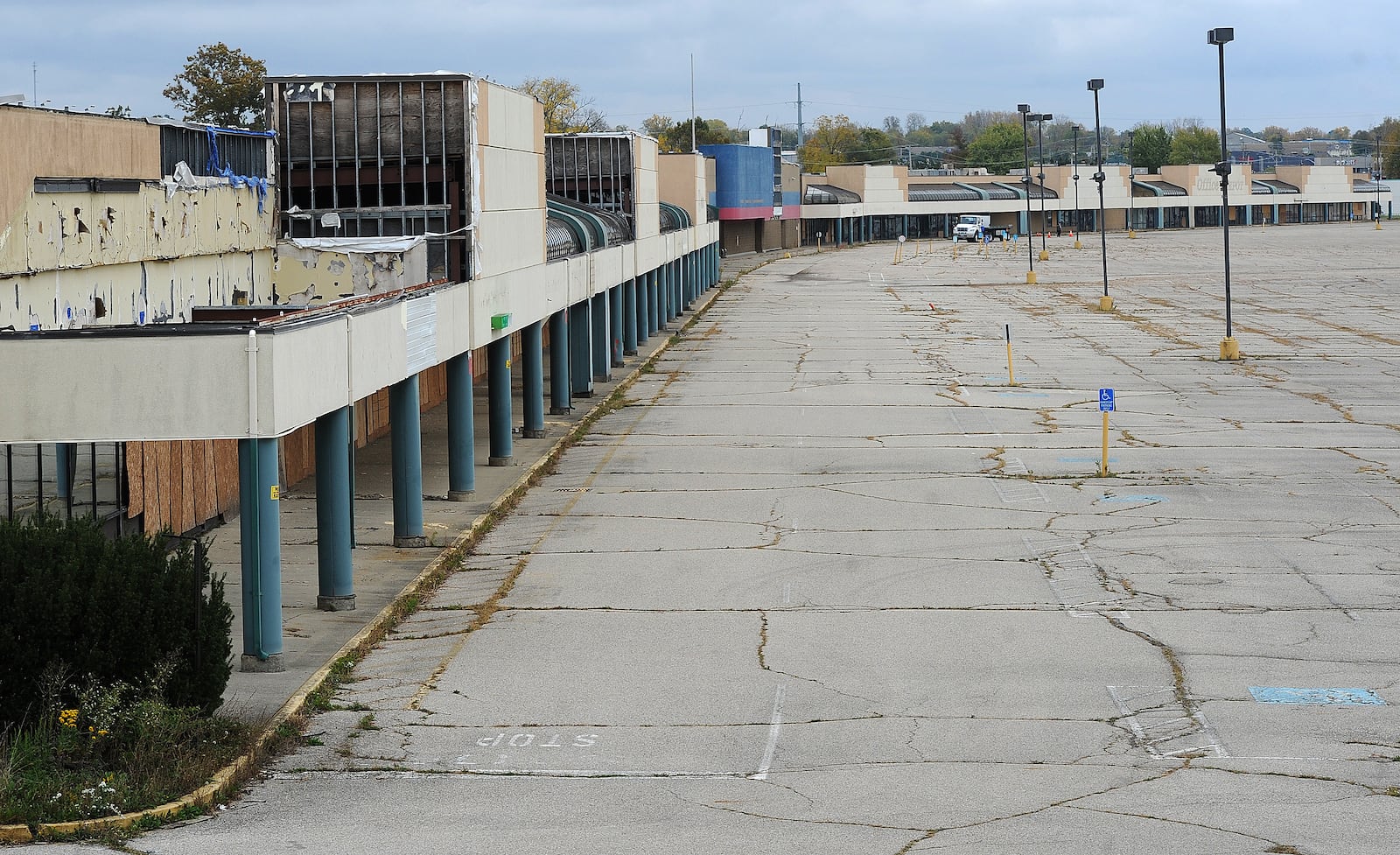 Trotwood's Salem Consumer Square was put up for auction late in 2023. MARSHALL GORBY\STAFF