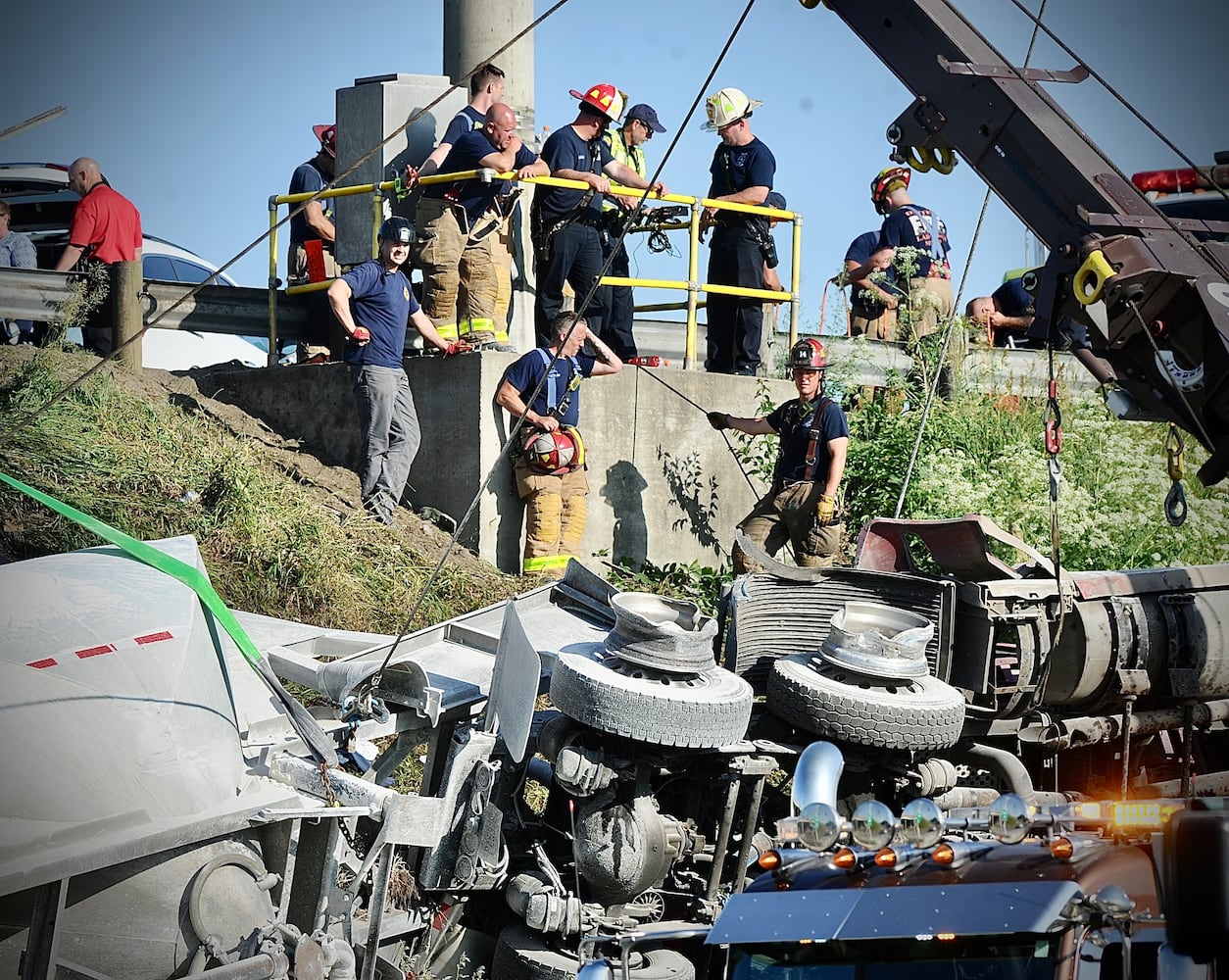 PHOTOS: 2 killed in semi truck crash on I-75 North