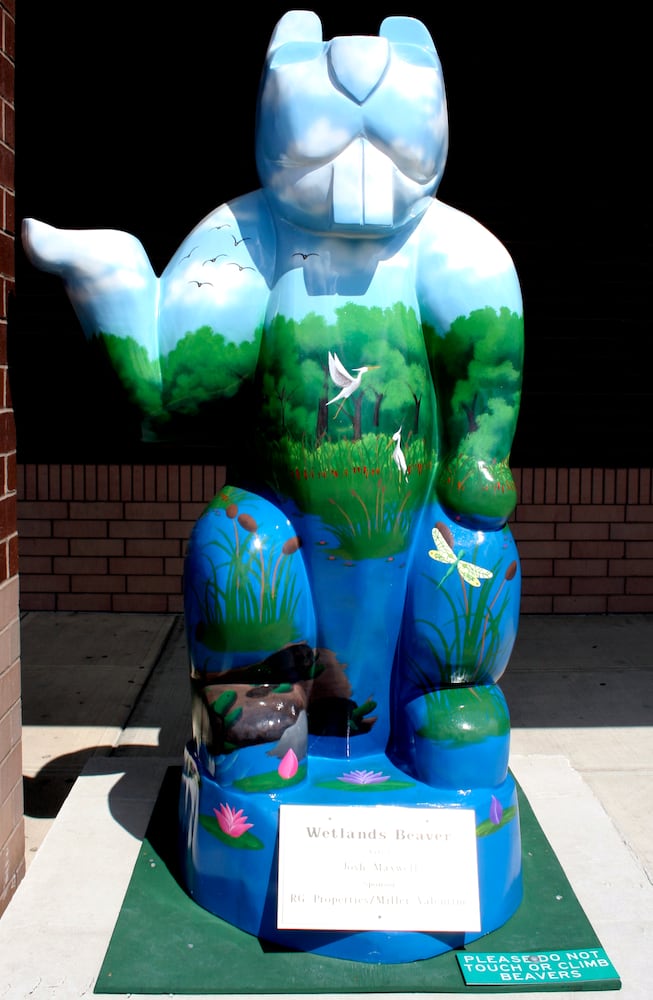 Beavercreek Beaver statues