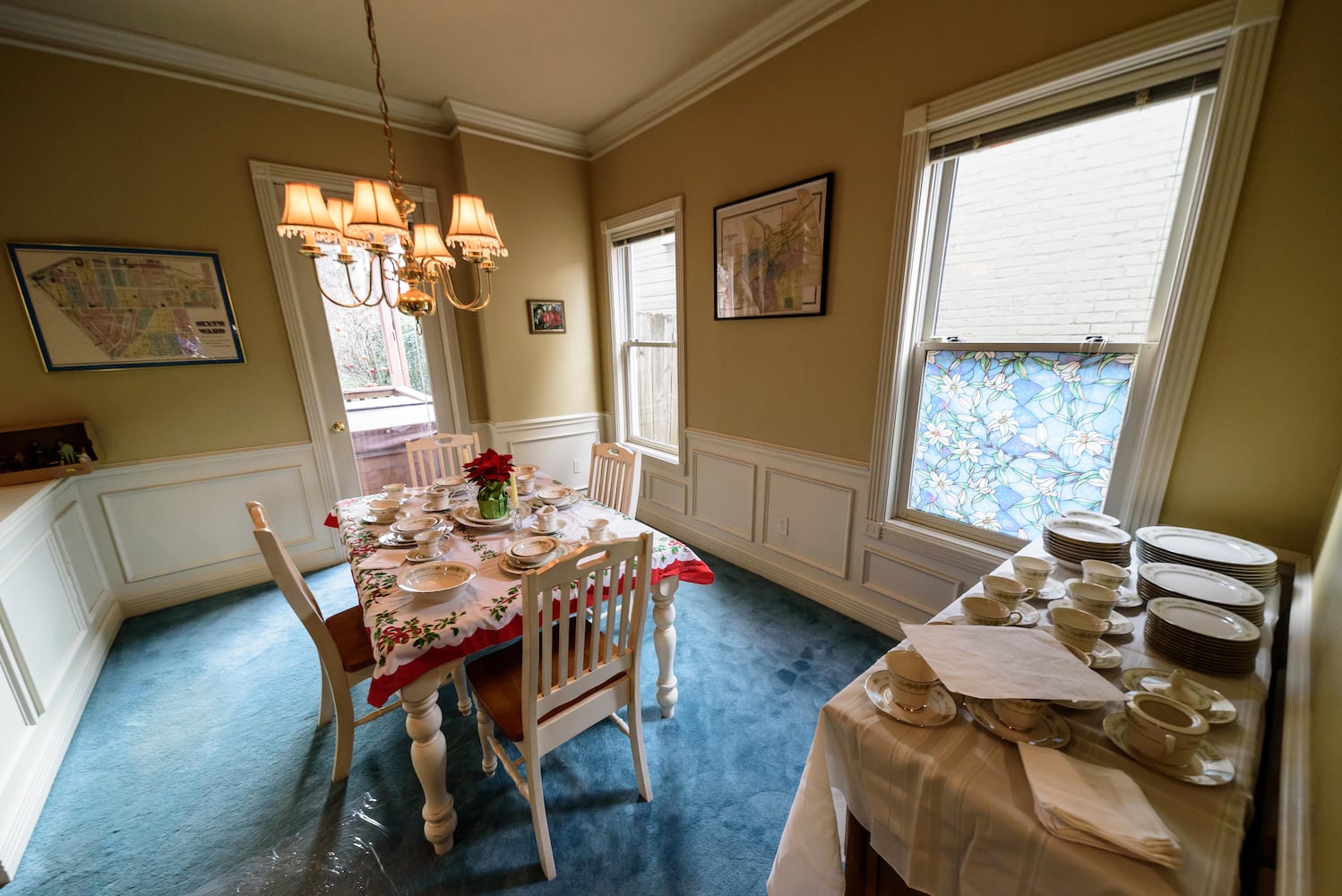 PHOTOS: A Dickens of a Christmas St. Anne’s Hill Holiday Home Tour