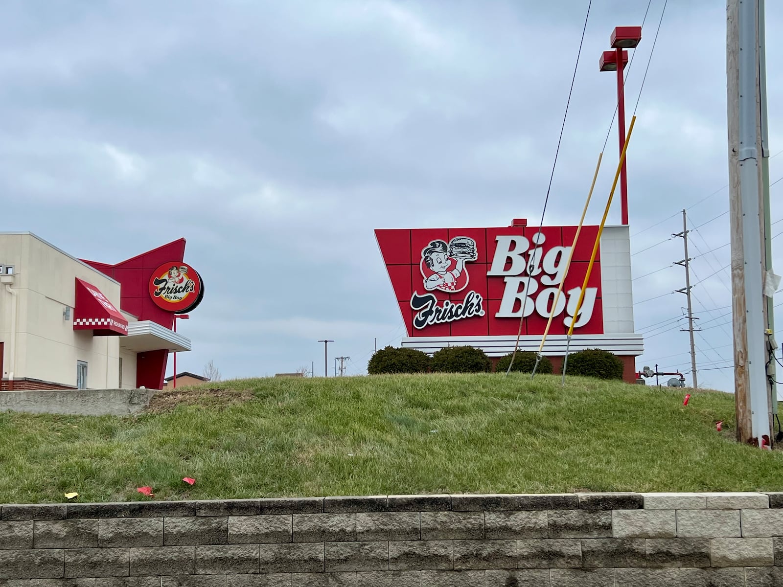 The Frisch's restaurant at 3311 Benchwood Road in Butler Twp. is one of the most recent additions to a long list of the chain's closures. AIMEE HANCOCK/STAFF