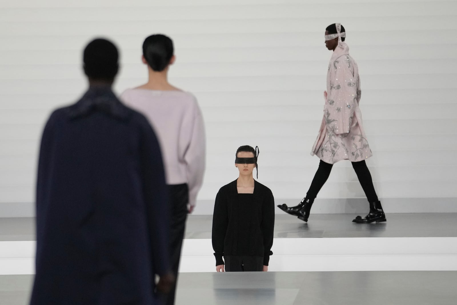 A model wears a creation as part of the men's Dior Homme Fall-Winter 2025-2026 collection, that was presented in Paris, Friday, Jan. 24, 2025. (AP Photo/Thibault Camus)