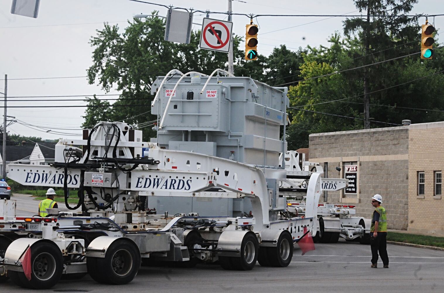 PHOTOS: DP&L move oversized load through Kettering, Centerville