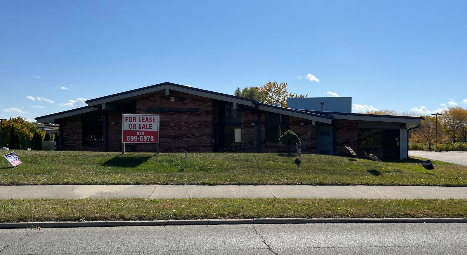 Kettering official said they want to work with anyone interested in developing the site at 1760 E. Stroop Road, which was built in the 1980s and initially housed Ryan’s Steakhouse. JEREMY KELLEY/STAFF