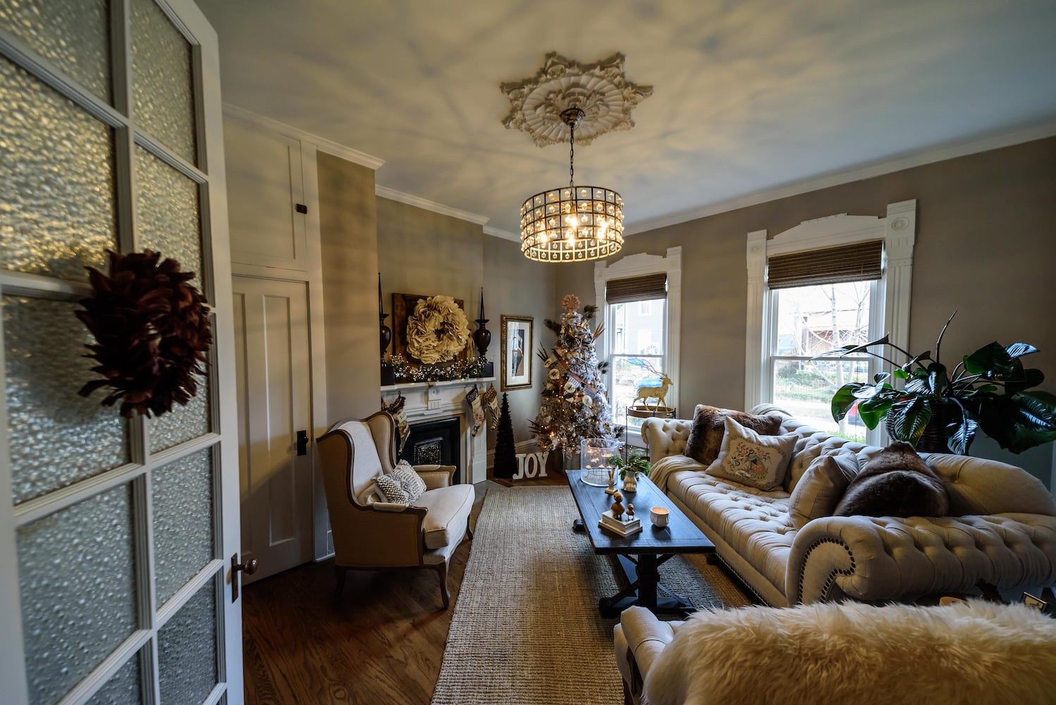 PHOTOS: A Dickens of a Christmas St. Anne’s Hill Holiday Home Tour