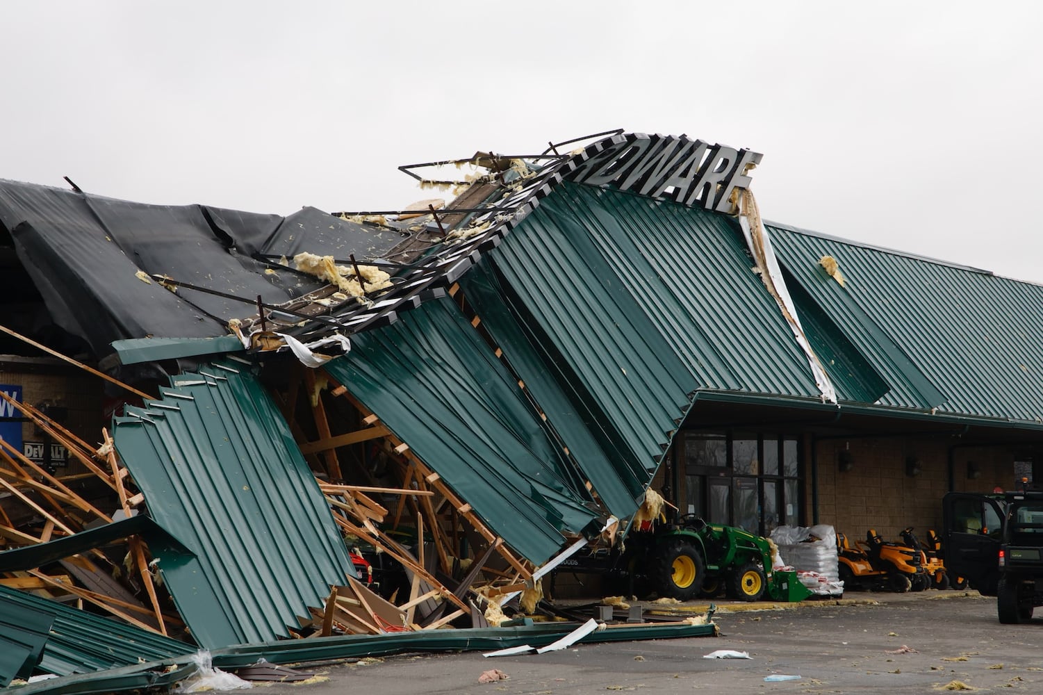 Tornado Damage in Midway