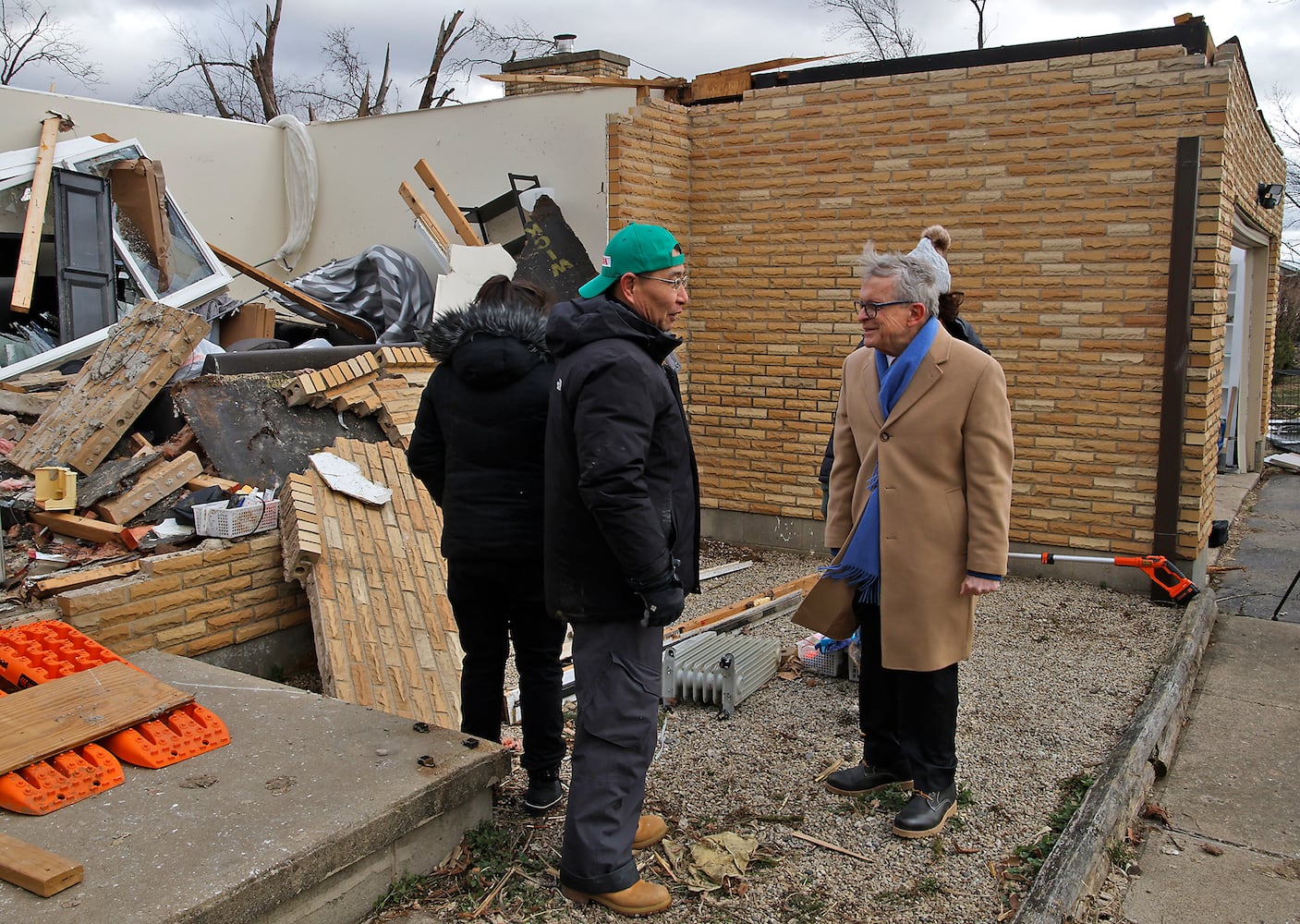 Governor visits Tornado Damage SNS