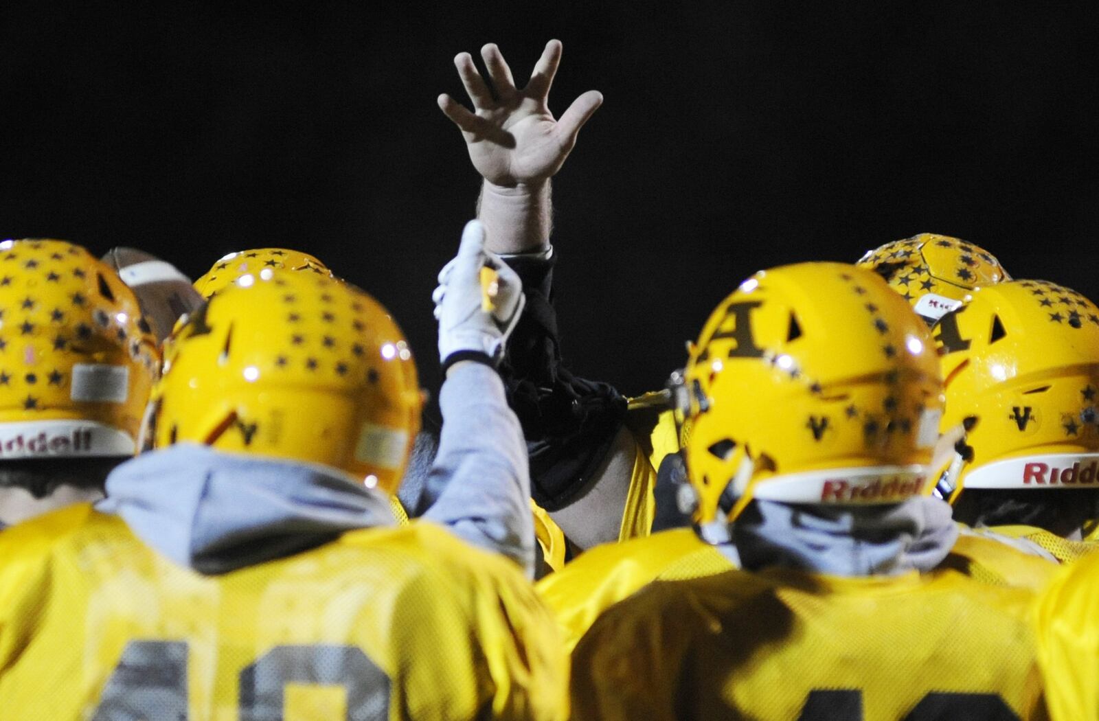 Alter prepares for Wapakoneta during a practice on Wednesday, Nov. 14, 2018. MARC PENDLETON / STAFF