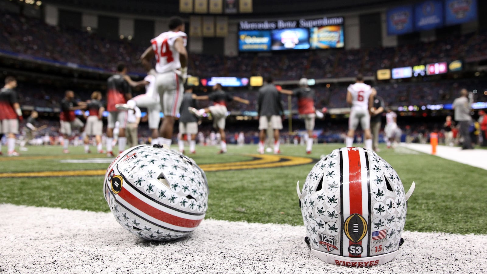 NEW ORLEANS, LA - JANUARY 01:  Ezekiel Elliott #15 of the Ohio State Buckeye helmet is seen on the sidelines prior to the start of the game during the All State Sugar Bowl at the Mercedes-Benz Superdome on January 1, 2015 in New Orleans, Louisiana.  (Photo by Streeter Lecka/Getty Images)