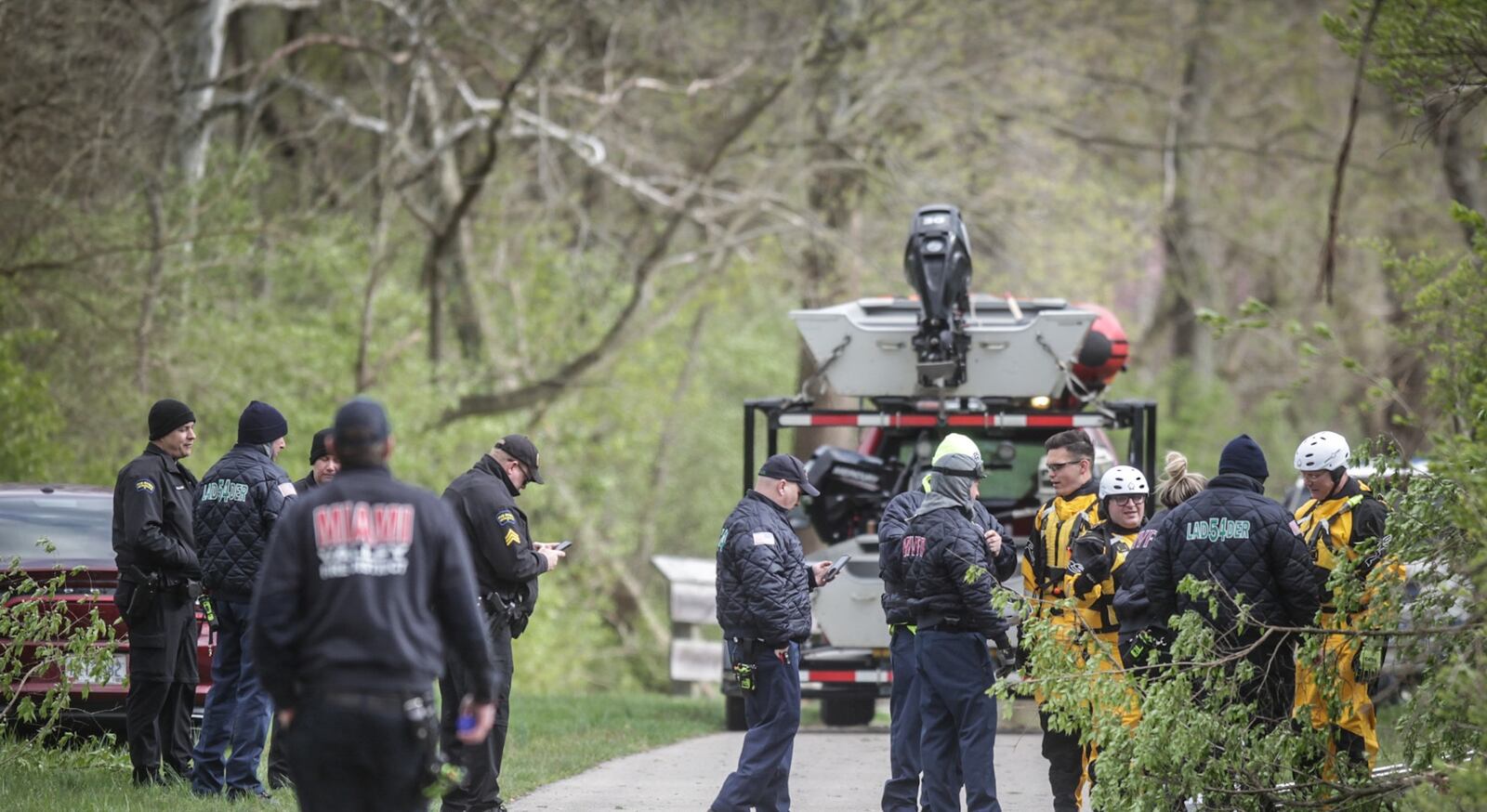 A jogger found the body of a man in the Great Miami River on Monday afternoon, April 13, 2020. JIM NOELKER / STAFF