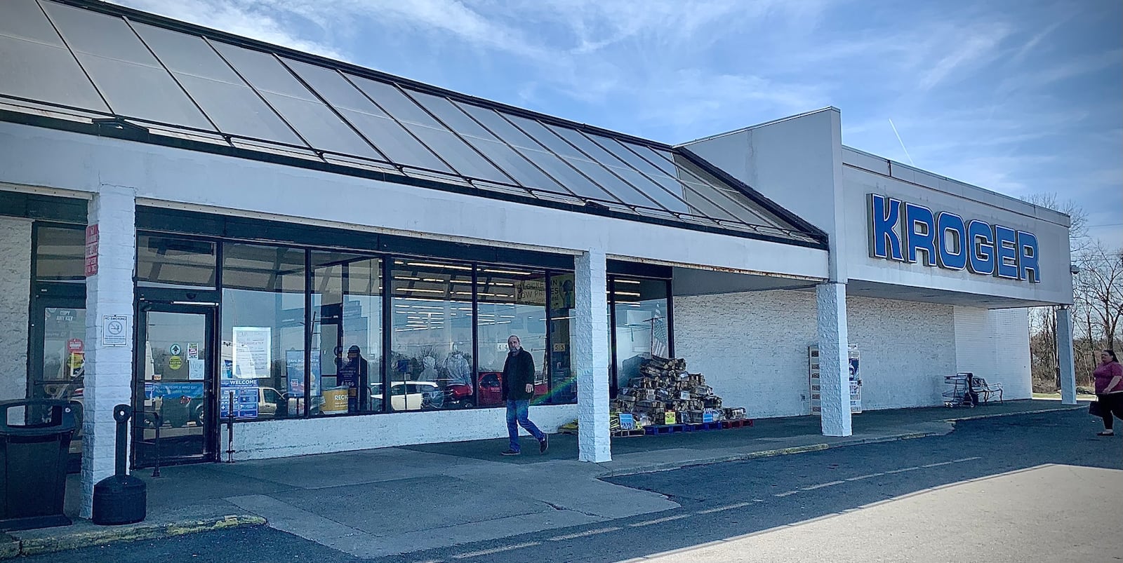 The Kroger store on Spinning Road in Riverside will be closing permanently Thursday, March 9, 2023. The new Kroger store on Woodman Avenue will open Friday morning. MARSHALL GORBY \STAFF