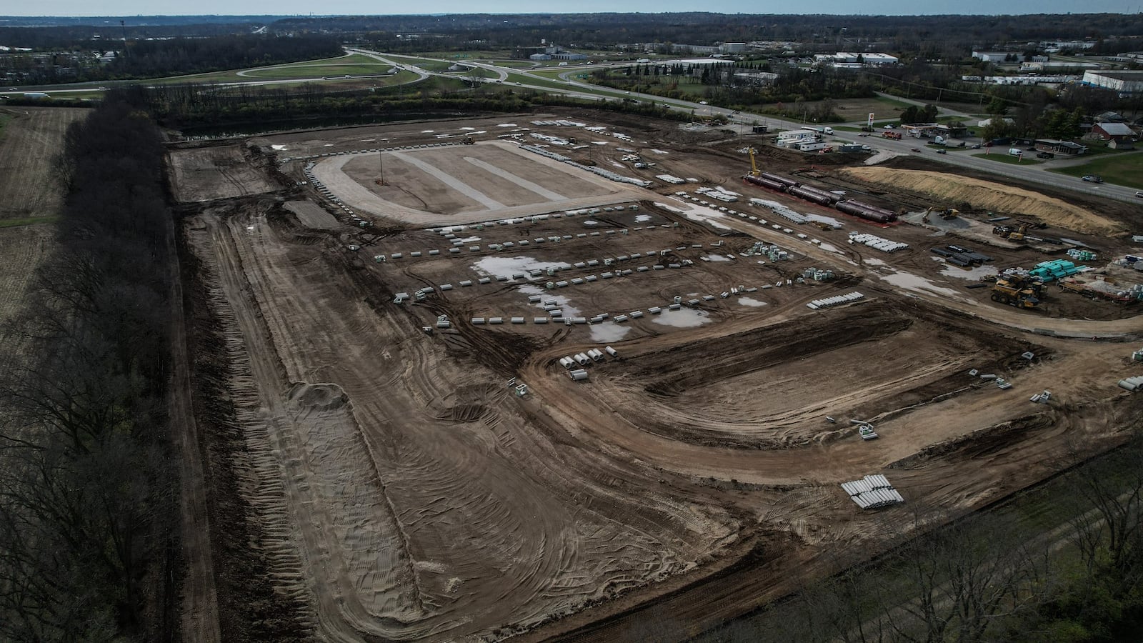 Construction of Ohio's fist Buc-ee's in Huber Heights is continuing. The 74,000-square-foot building is located on the northeast corner of Interstate 70 and Ohio 235 interchange. JIM NOELKER/STAFF