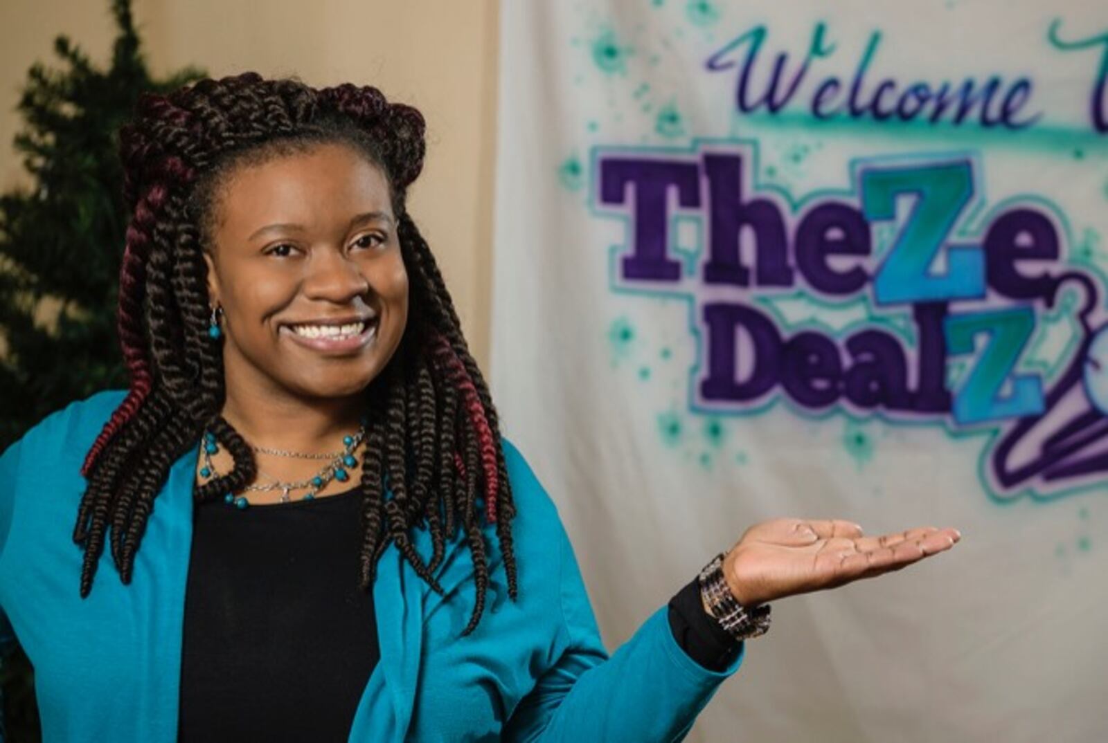 TheZe DealZ,  “a thrifty boutique,” plans to celebrate its grand reopening at 3183 W. Siebenthaler Ave in the  Northwest Shopping Plaza May 26, owner Zontaye Richardson (pictured) told this news organization.