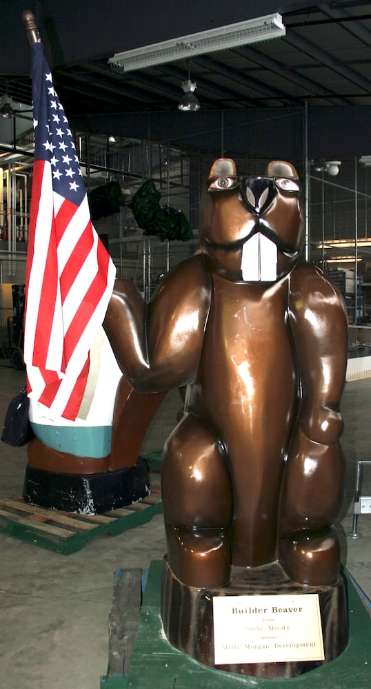 Beavercreek Beaver statues