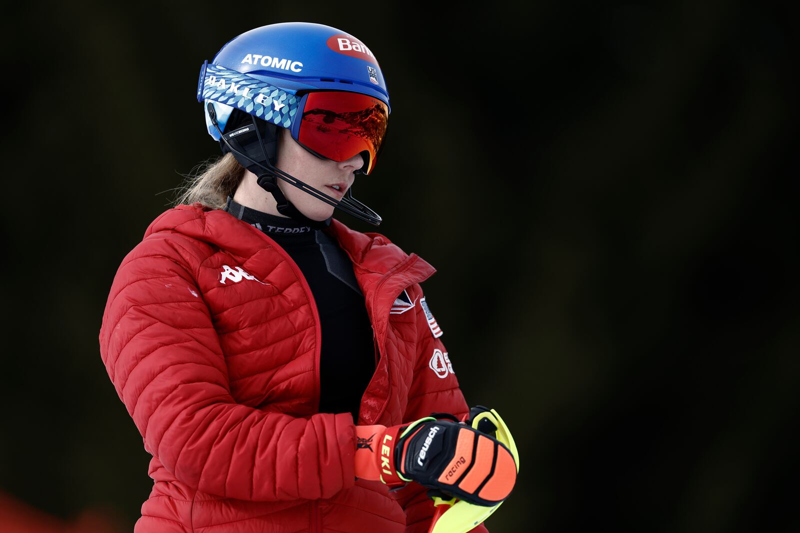 United States' Mikaela Shiffrin concentrates ahead of a slalom run of a women's team combined event, at the Alpine Ski World Championships, in Saalbach-Hinterglemm, Austria, Tuesday, Feb. 11, 2025. (AP Photo/Gabriele Facciotti)