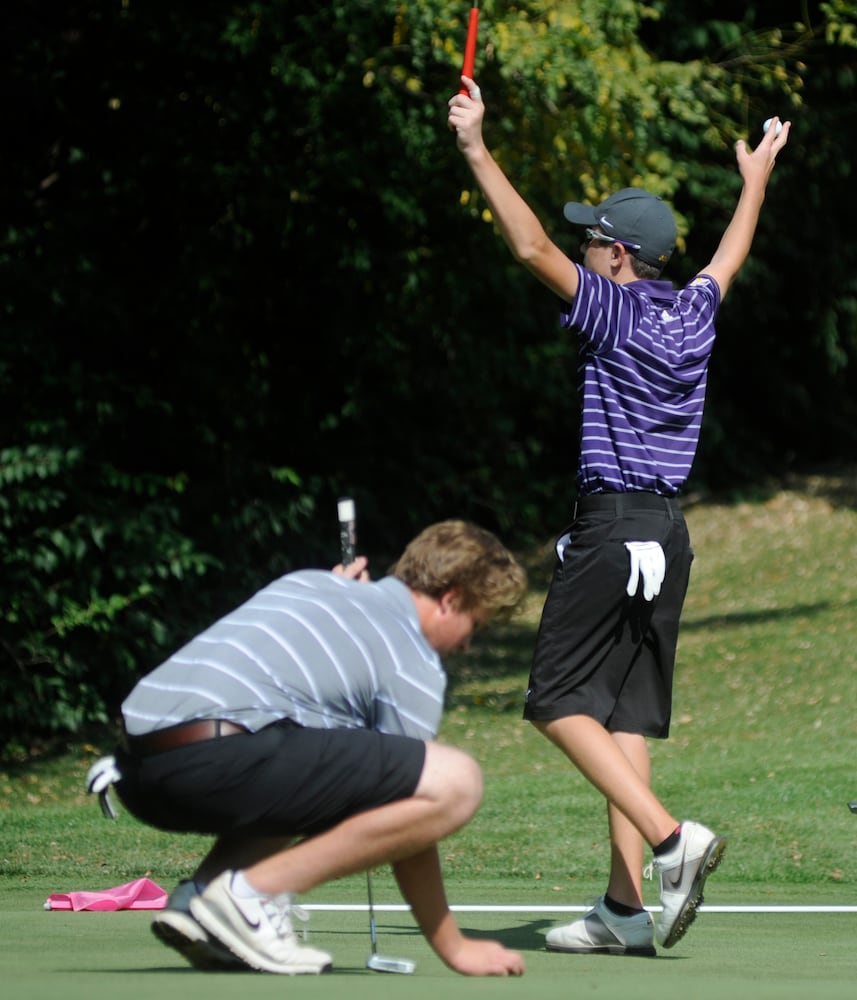 Division I boys high school sectional golf tournament