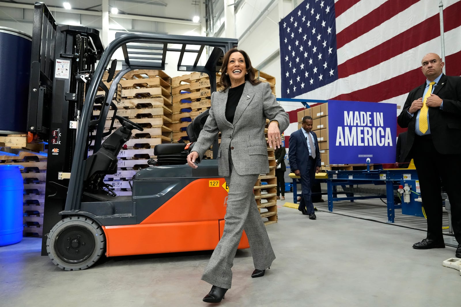 Democratic presidential nominee Vice President Kamala Harris tours the Hemlock Semiconductor Next-Generation Finishing facility in Hemlock, Mich., Monday, Oct. 28, 2024. (AP Photo/Jacquelyn Martin)