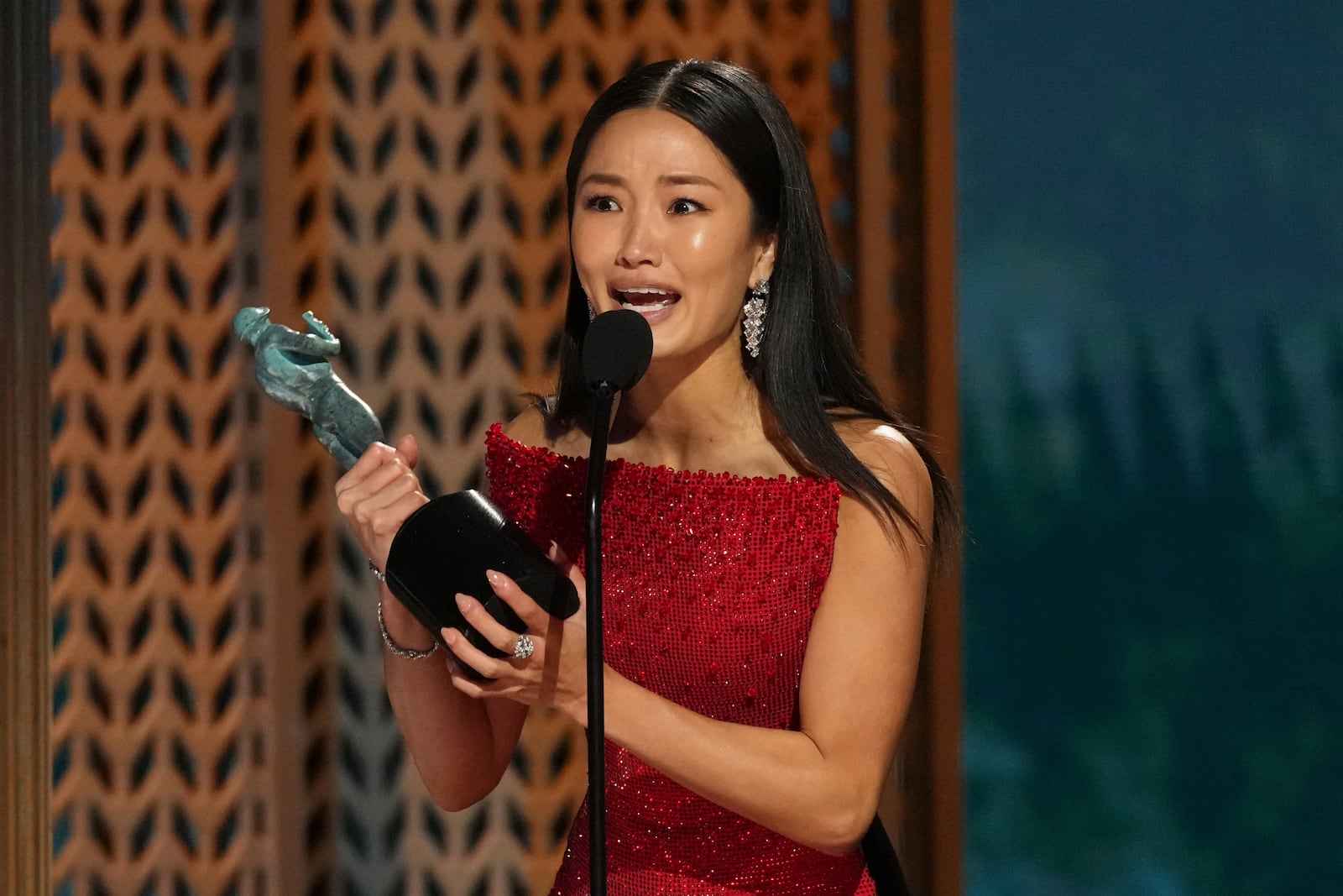 Anna Sawai accepts the award for outstanding performance by a female actor in a drama series for "Shogun" during the 31st annual Screen Actors Guild Awards on Sunday, Feb. 23, 2025, at the Shrine Auditorium in Los Angeles. (AP Photo/Chris Pizzello)