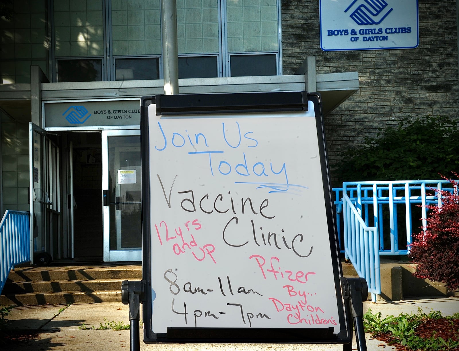 Children’s Medical Center holding vaccine clinic, Friday June 4, 2021 at Boys and Girls Club of Dayton for children 12 and up. MARSHALL GORBY\STAFF