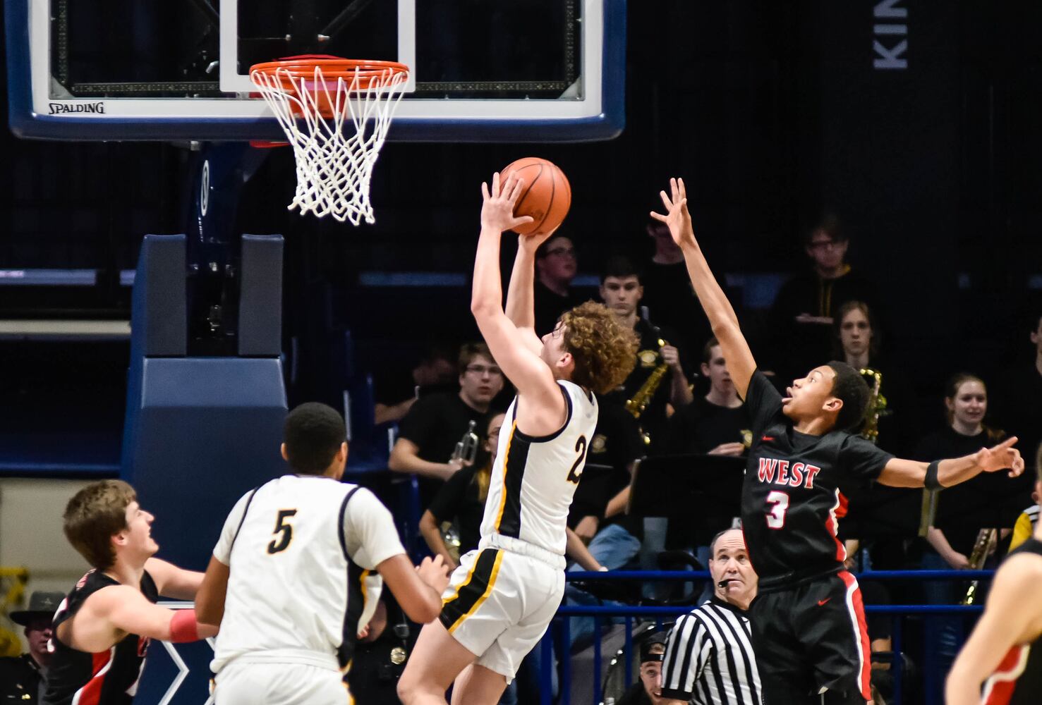 Centerville beats Lakota West in D1 boys district basketball final