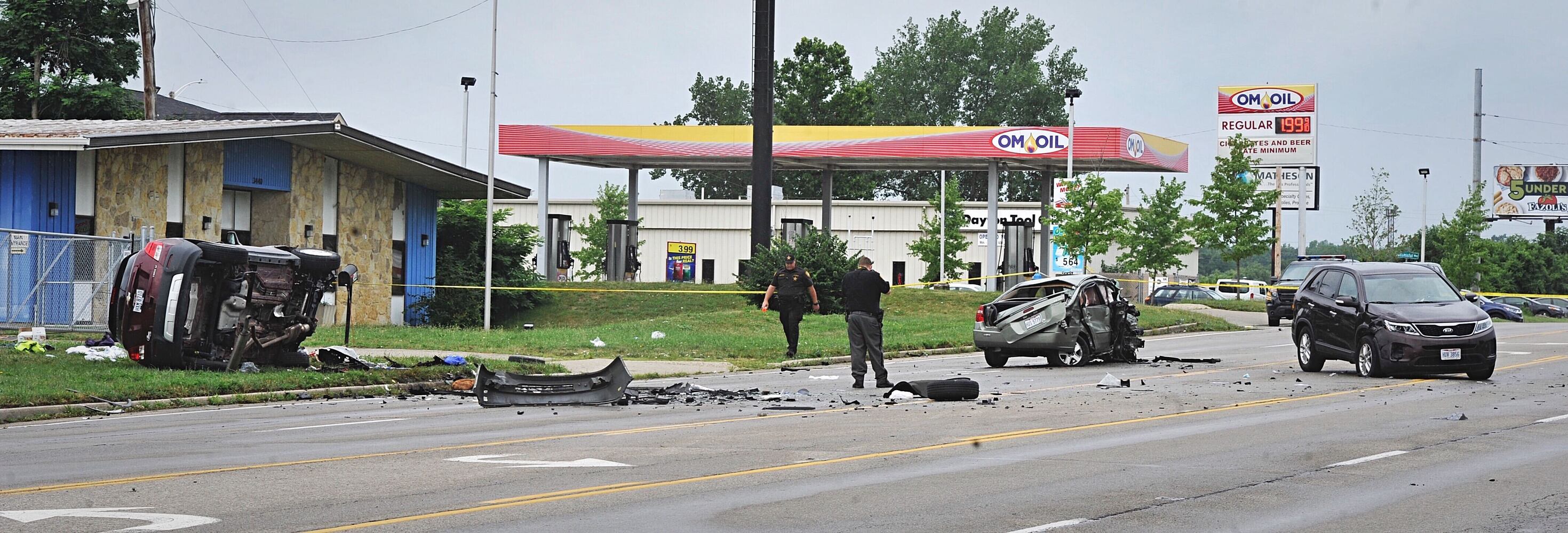 Needmore Road closed after 3-car crash