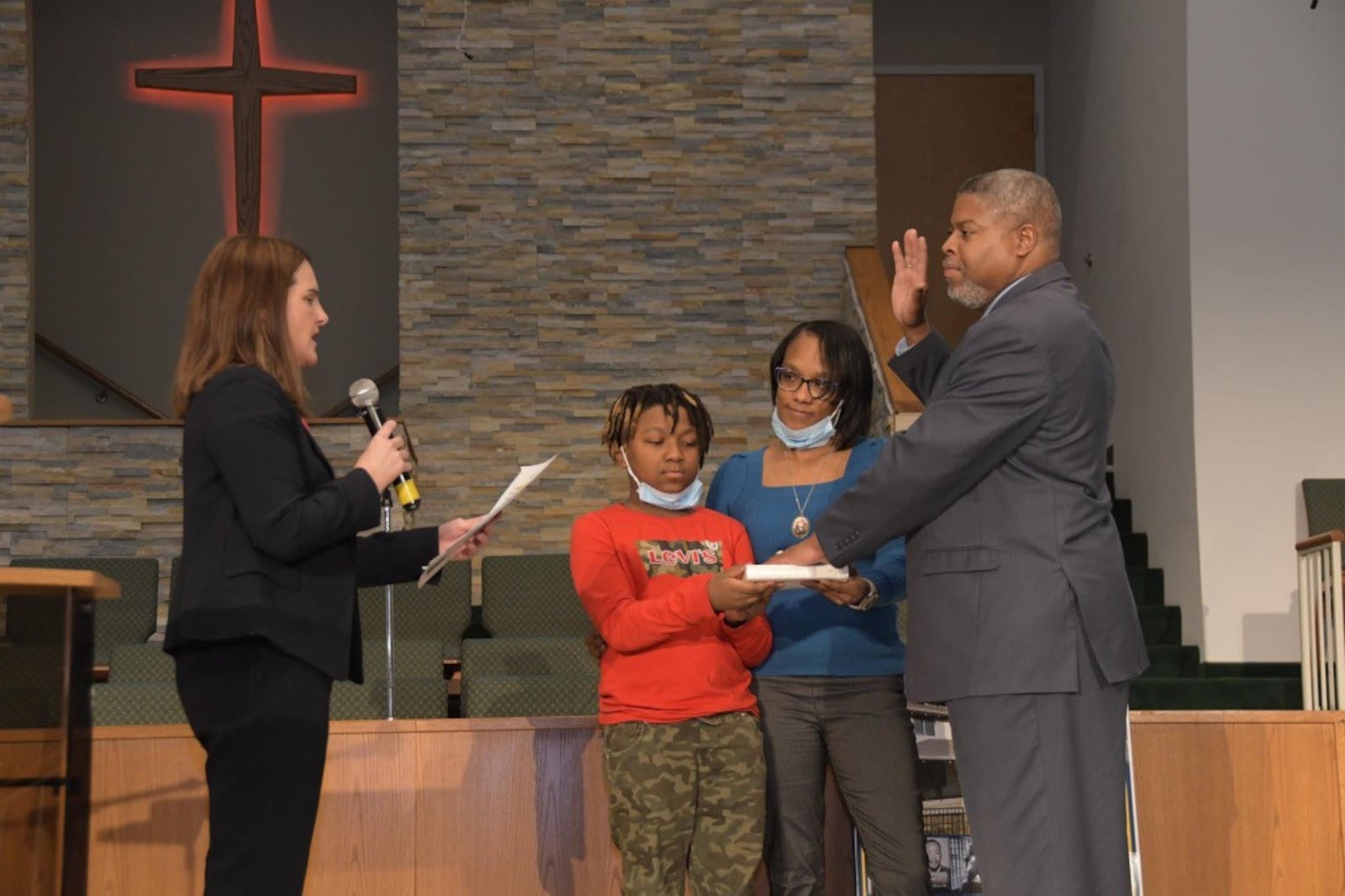 The Dayton Unit of the NAACP 54th Inauguration Ceremony took place Jan. 12 at St. Luke Missionary Baptist Church. The Oath of Office was administered by the Honorable Helen Wallace, Administrative Judge of Montgomery County Juvenile Court, to 34th President-elect Derrick L. Foward and the other officers who were elected on Nov. 6. The full slate of officers are: Foward, president; Mattie P. White, 1st vice president-elect; Tom M. Roberts, 2nd vice president-elect; Willie A. Terrell, Jr., 3rd vice president-elect; Clair M. Thompson, secretary-elect; Tiwona L. Branham, treasurer-elect; Lauretta Williams, assistant secretary-elect; and Harvey C. Bolden, assistant treasurer-elect.