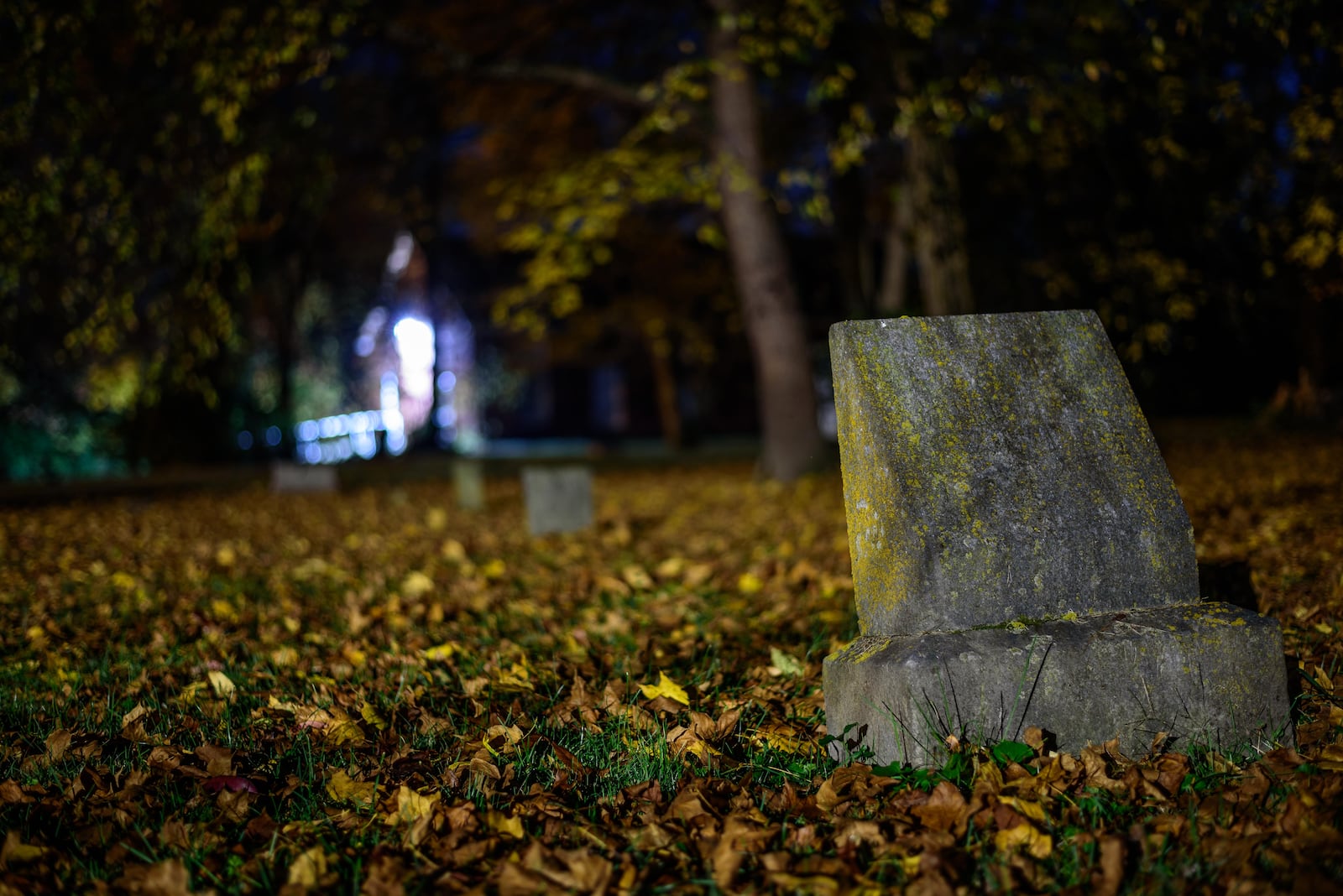 Friends Burial Ground on the corner of S. 4th & High Streets, part of the Ghostly History Walking Tours. TOM GILLIAM / CONTRIBUTING PHOTOGRAPHER