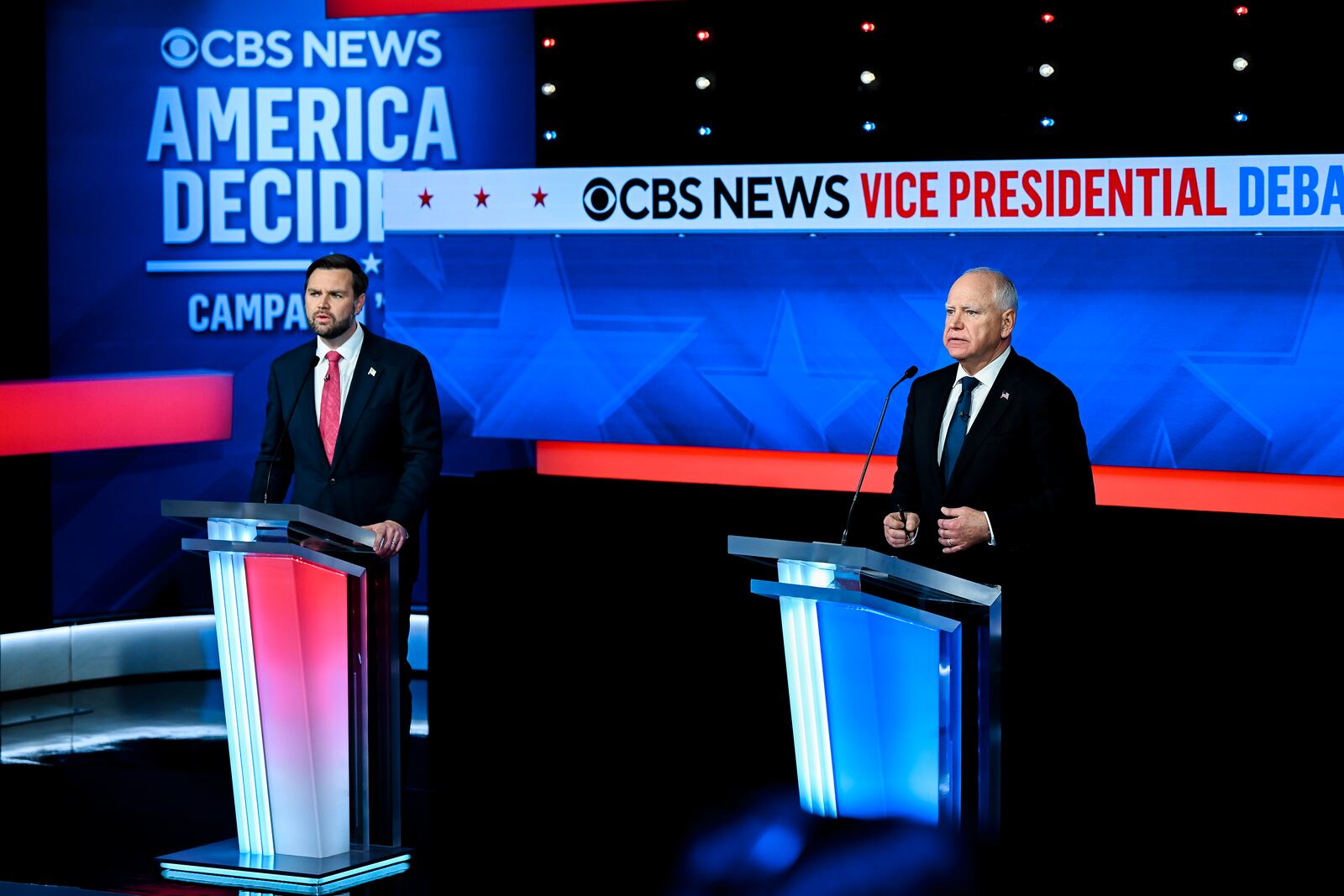 
                        Sen. JD Vance (R-Ohio) and Gov. Tim Walz of Minnesota during the vice-presidential debate in New York, on Oct. 1, 2024. The campaigns need younger people to vote but at three colleges, energy and enthusiasm were sparse.   (Kenny Holston/The New York Times)
                      