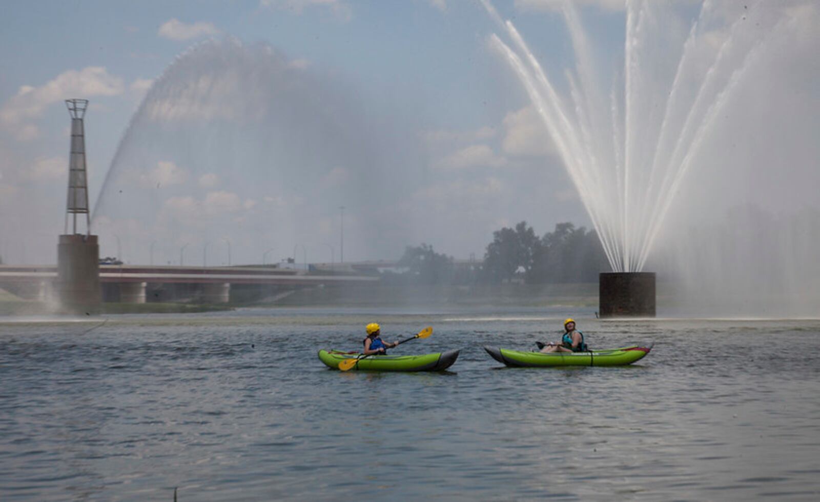 Paddle under the Fiver Rivers Fountain of lights - Contributed