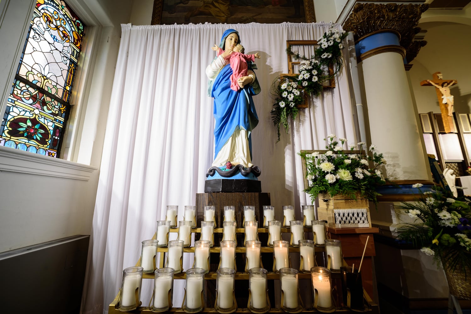 PHOTOS: A look inside Nhà Thờ Thánh Tâm (Sacred Heart Church) in downtown Dayton decorated for Christmas