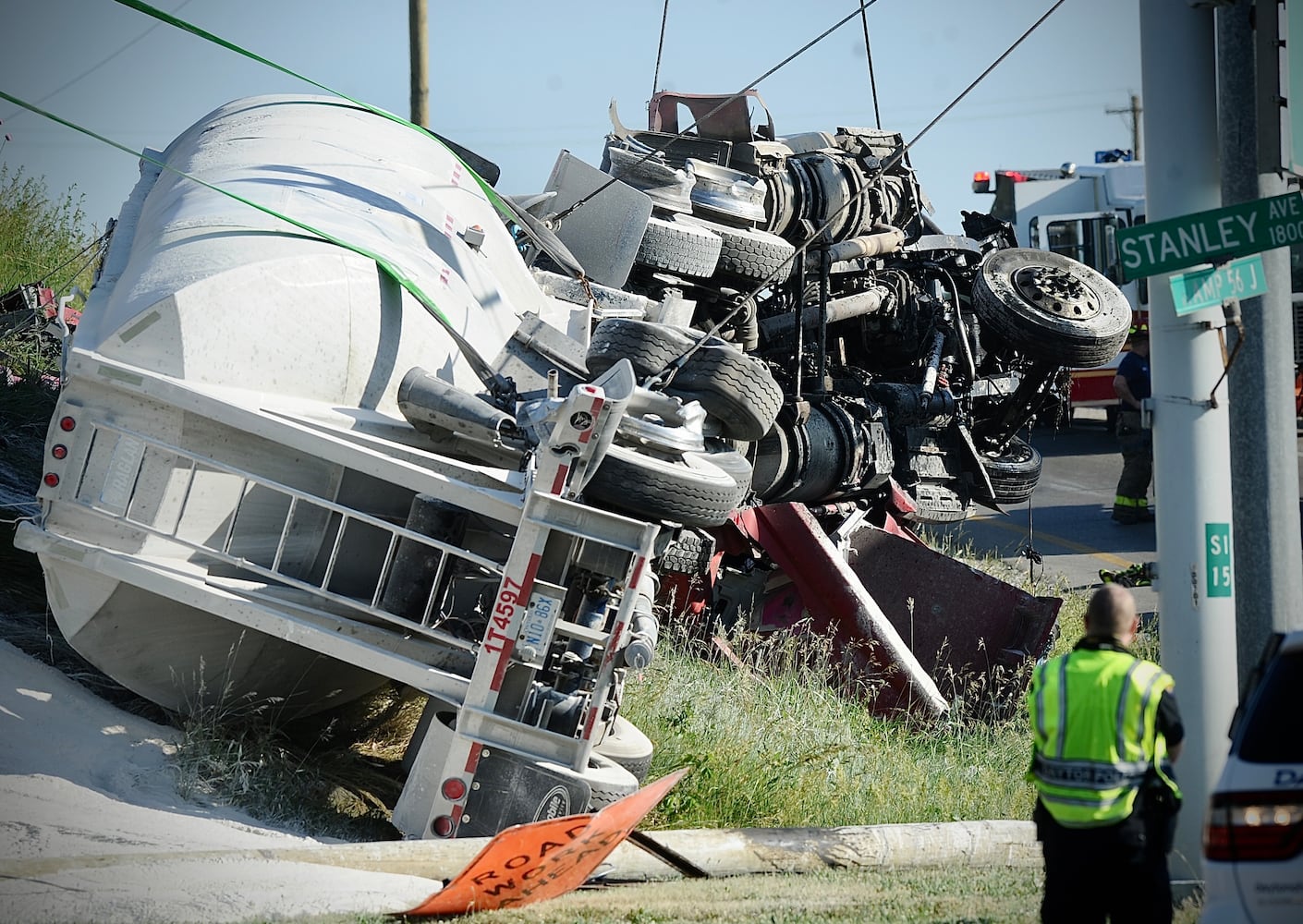 PHOTOS: 2 killed in semi truck crash on I-75 North