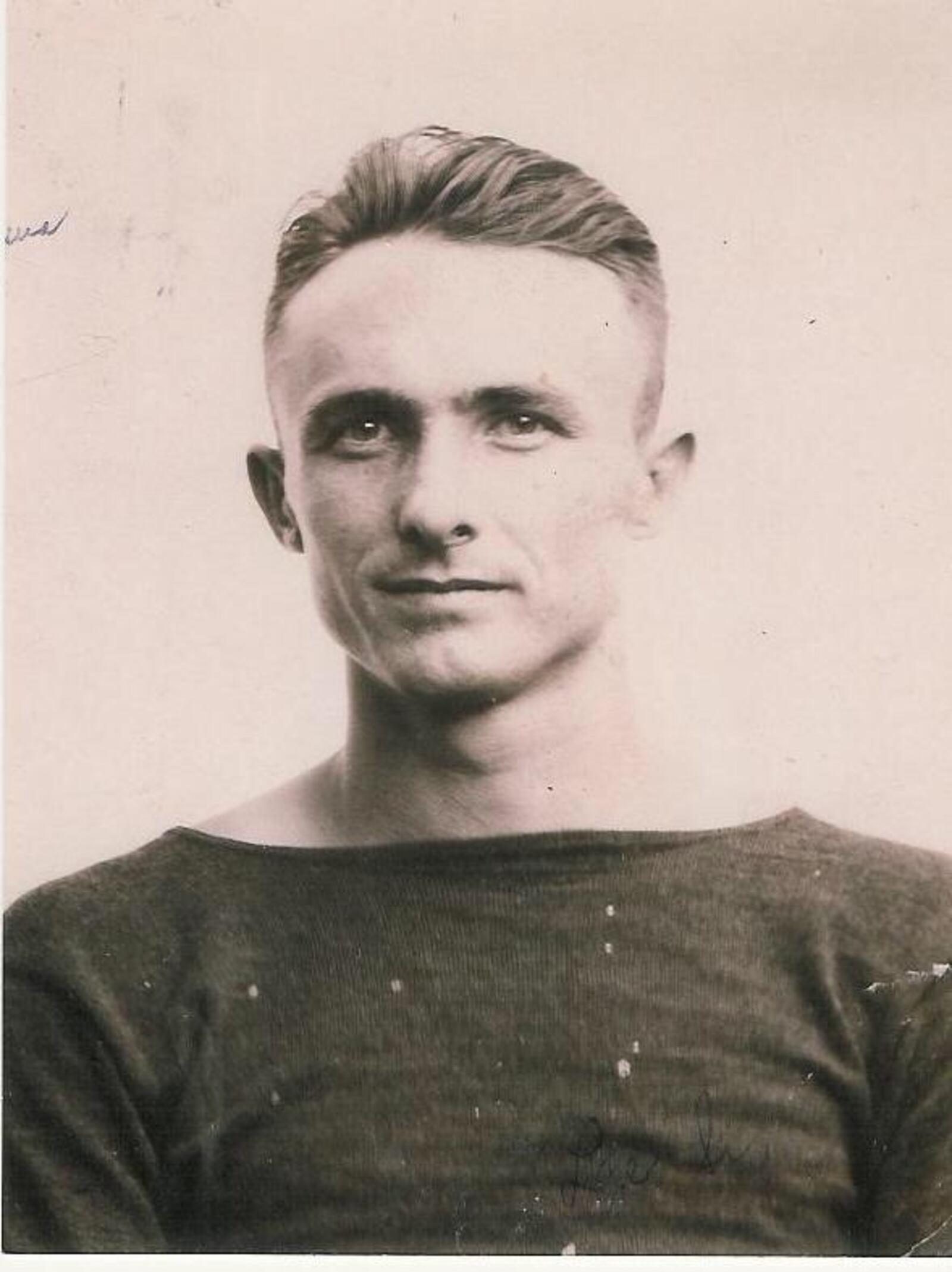 Dayton Triangles end Lee Fenner Sr. was from Miamisburg. He played 10 years in the league, nine for Triangles. The great grandfather of Triangles historian Mark Fenner. CONTRIBUTED