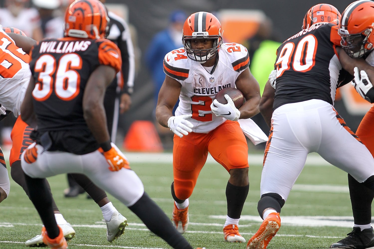 PHOTOS: Browns snap 25-game road losing streak with win over Bengals