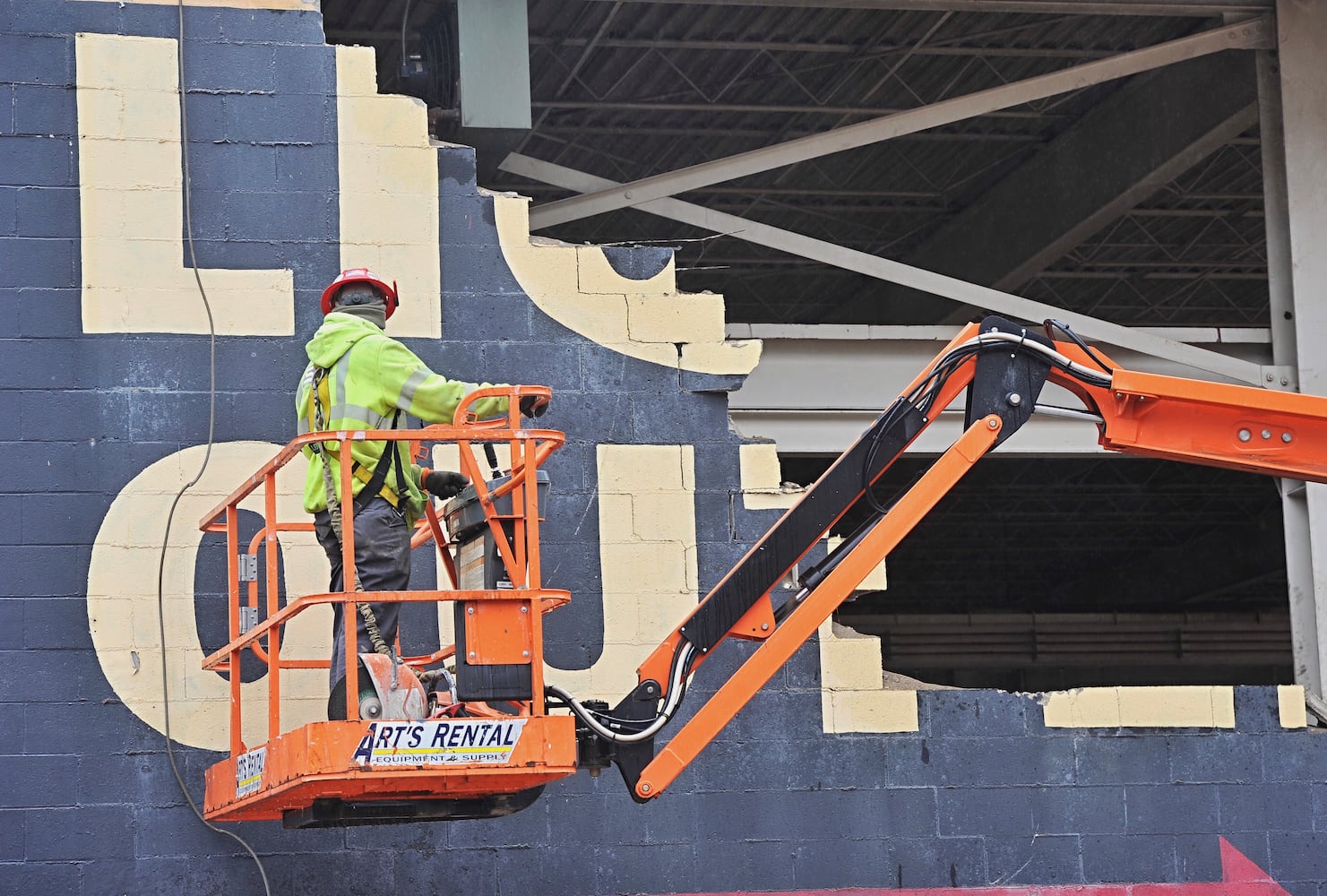 PHOTOS: Demolition begins on part of Mendelson’s complex in Dayton