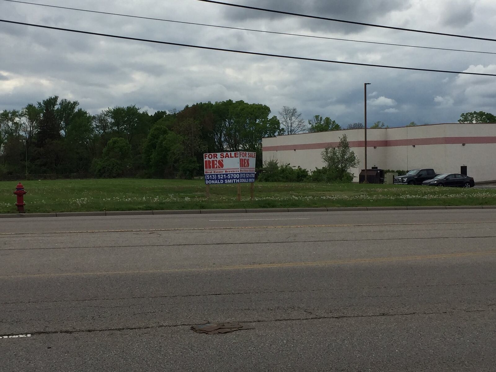 Representatives from Waffle House and the property owner of a lot located at 3451 Dixie Highway will make another pitch to the Middletown Board of Zoning Appeals on June 5 for a 48-foot sign for a proposed restaurant. They are seeking a variance for better visibility from Interstate 75. Last month, the BZA voted 3-2 to approve the request, but did not have the four affirmative votes for the variance and two members were absent. ED RICHTER/FILE