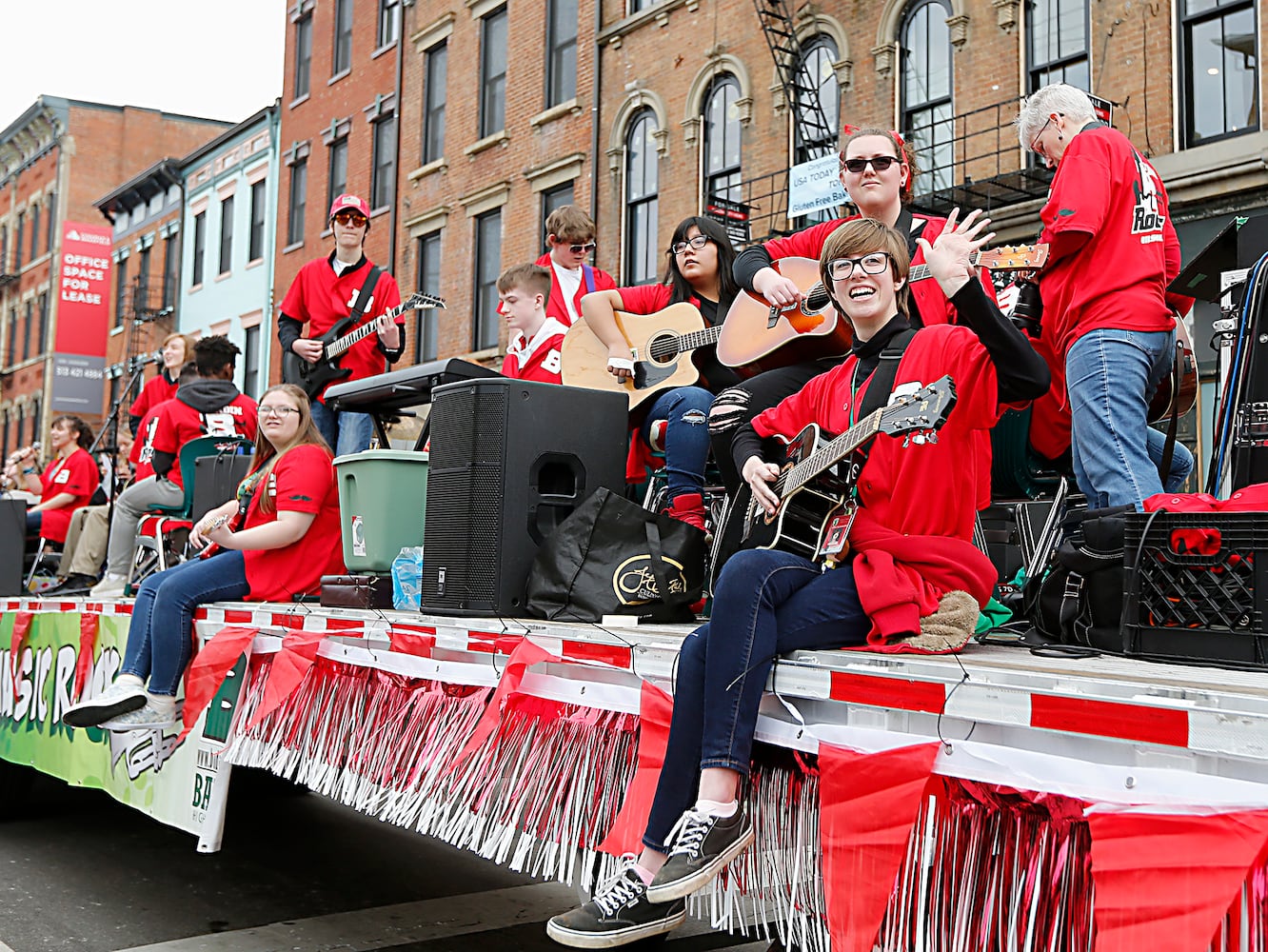 PHOTOS: Cincinnati Reds Opening Day Parade